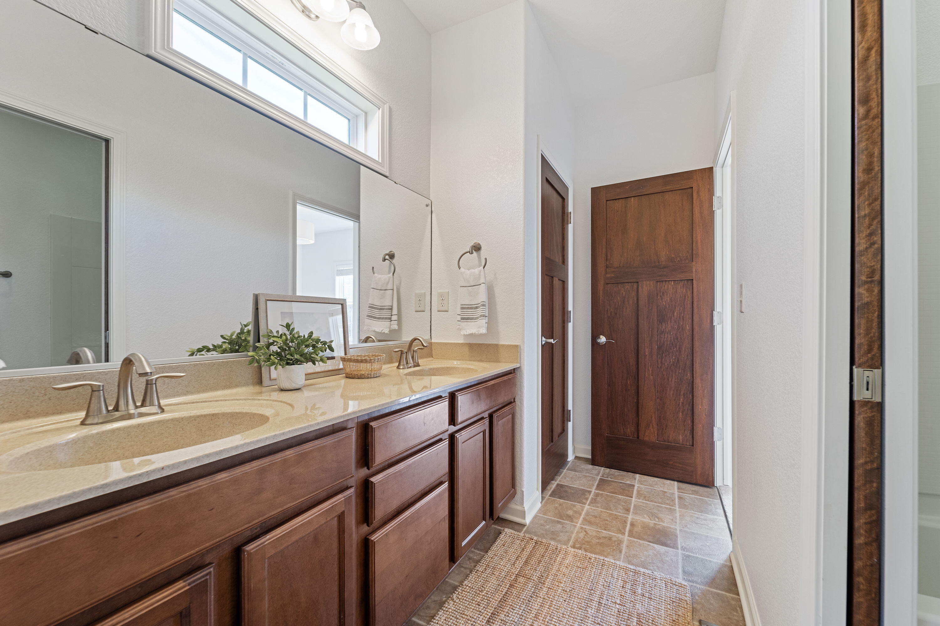 Mequon, Wisconsin, 53092, United States, 4 Bedrooms Bedrooms, ,4 BathroomsBathrooms,Residential,For Sale,1920034