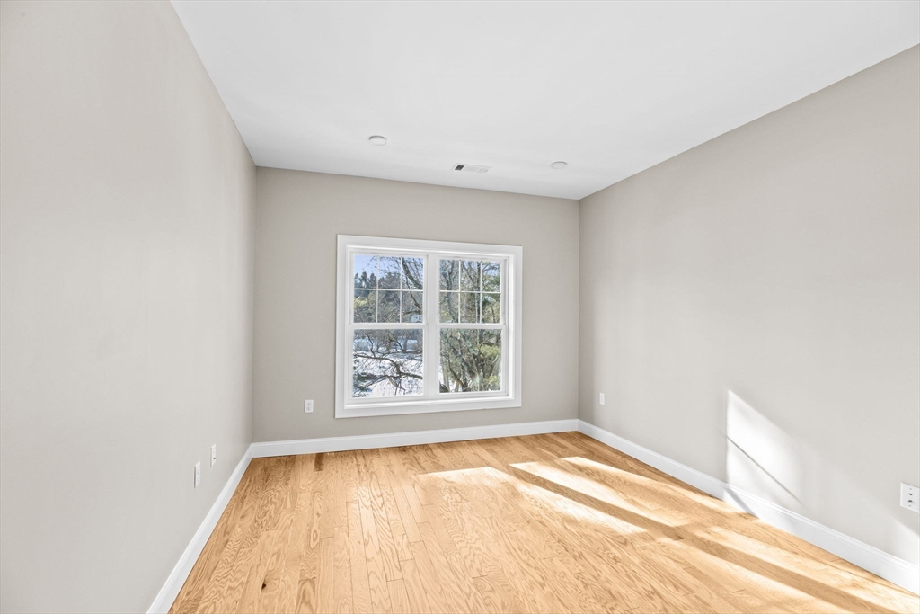 Milton, Massachusetts, 02186, United States, 2 Bedrooms Bedrooms, ,2 BathroomsBathrooms,Residential,For Sale,1865271