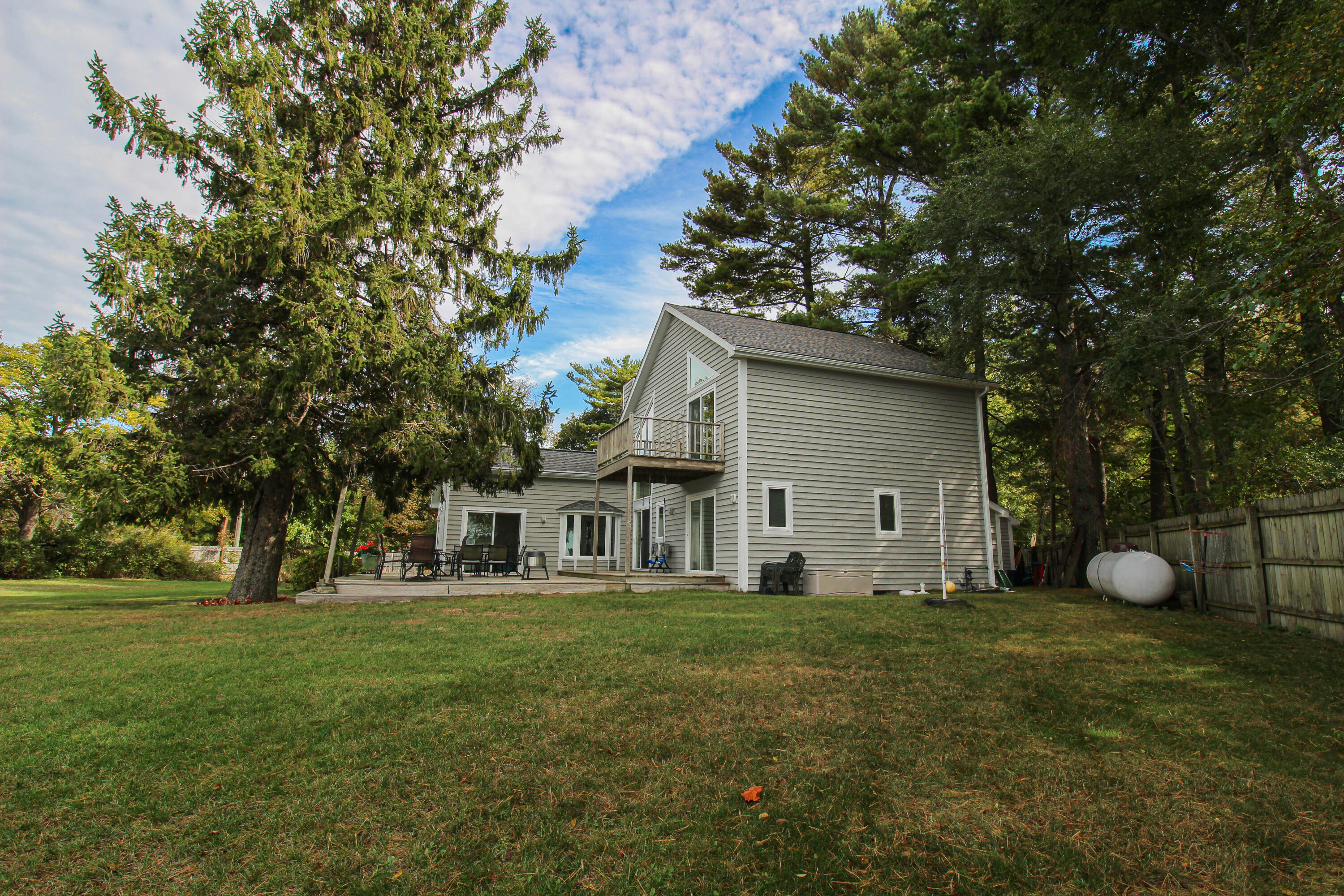 South Haven, Michigan, 49090, United States, 3 Bedrooms Bedrooms, ,4 BathroomsBathrooms,Residential,For Sale,1982825