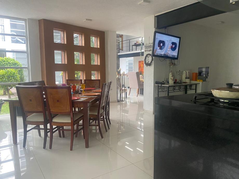 Calzada de los LLorones, Atizapán de Zaragoza, Estado de méxico, 52936, Mexico, 4 Bedrooms Bedrooms, ,5 BathroomsBathrooms,Residential,For Sale,Calzada de los LLorones,1623080