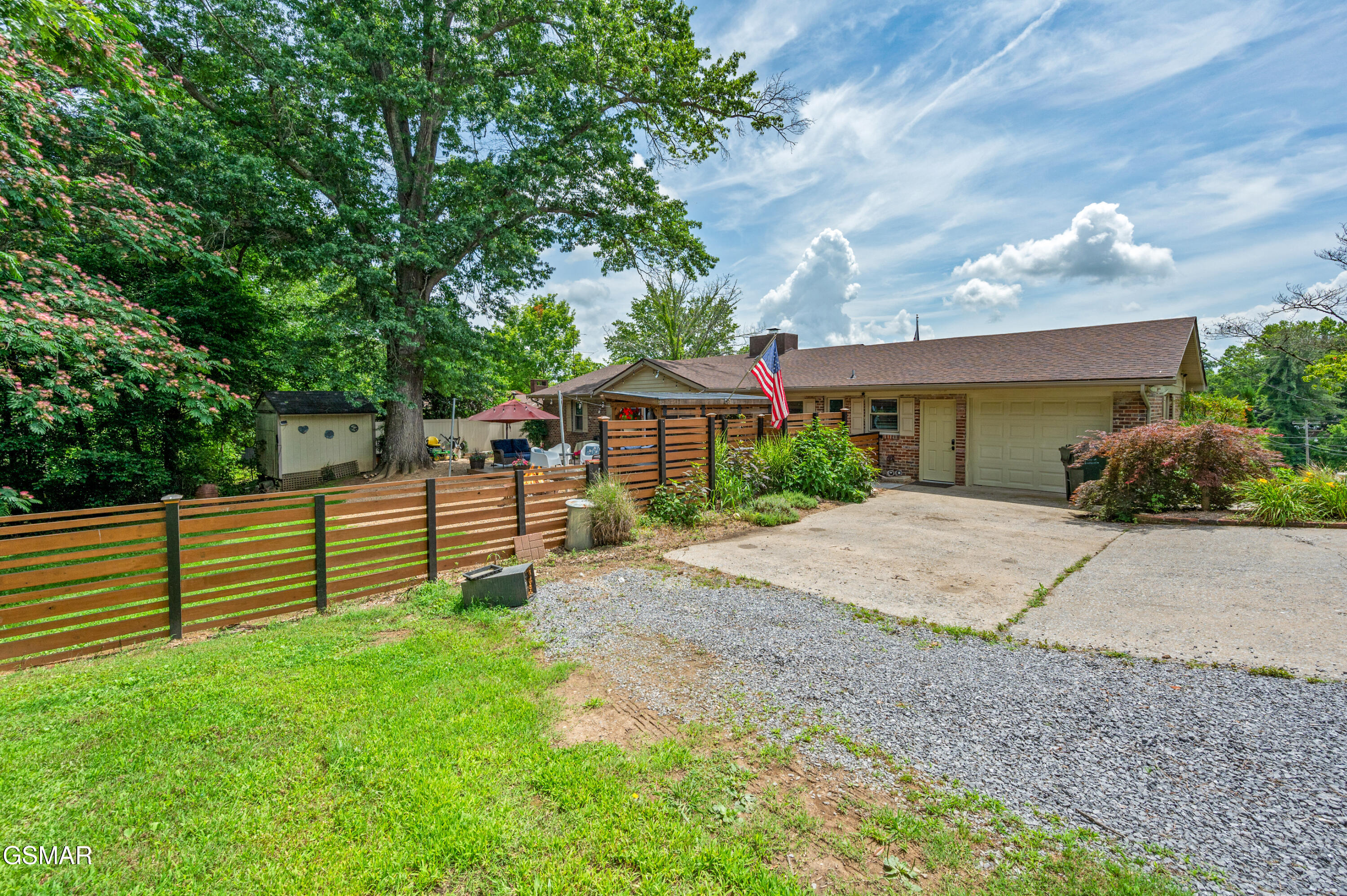 Sevierville, Tennessee, 37862, United States, 4 Bedrooms Bedrooms, ,3 BathroomsBathrooms,Residential,For Sale,1863577