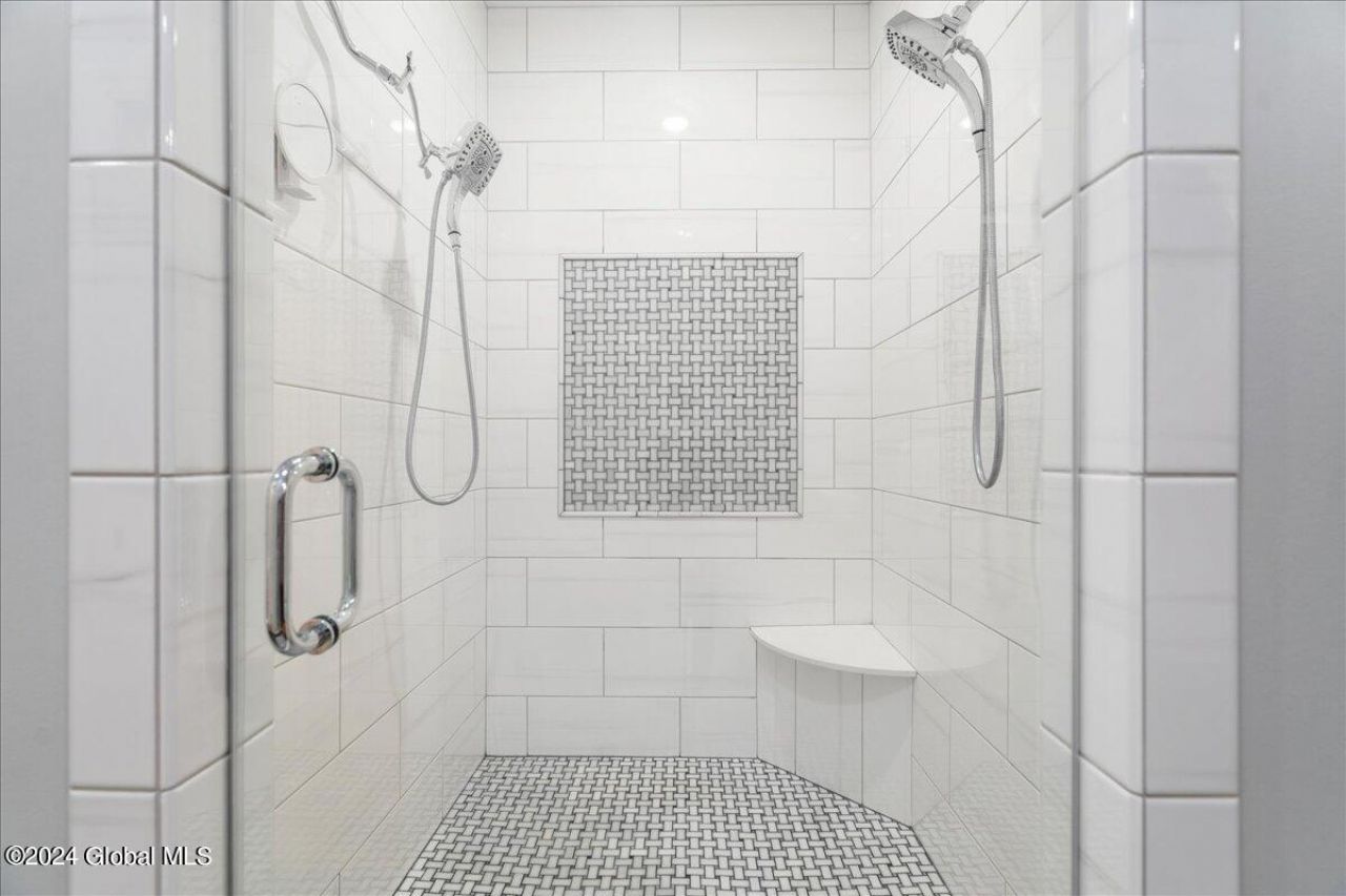 Queensbury, New York, 12804, United States, 3 Bedrooms Bedrooms, ,4 BathroomsBathrooms,Residential,For Sale,1986274