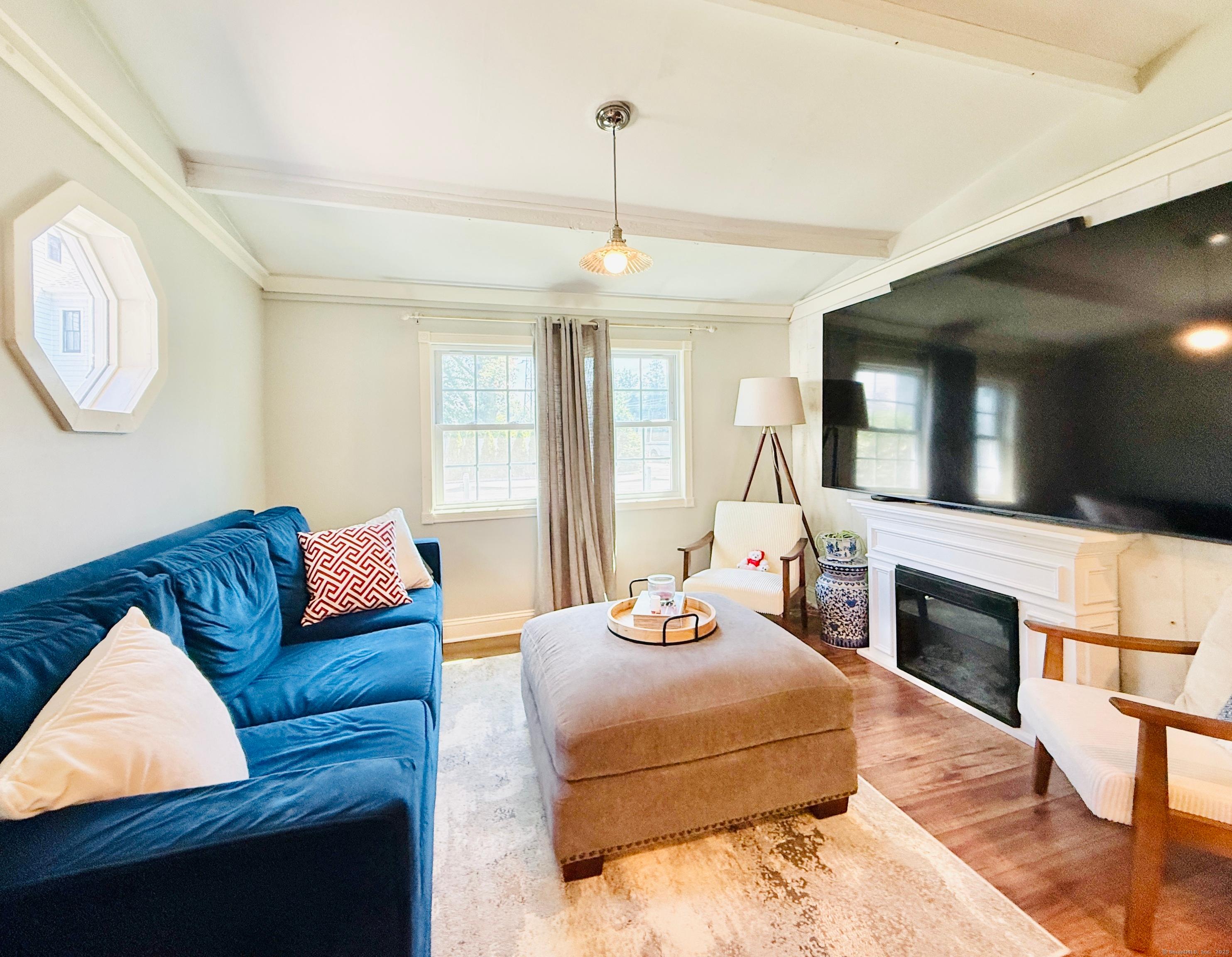 Darien, Connecticut, 06820, United States, 4 Bedrooms Bedrooms, ,3 BathroomsBathrooms,Residential,For Sale,1937000