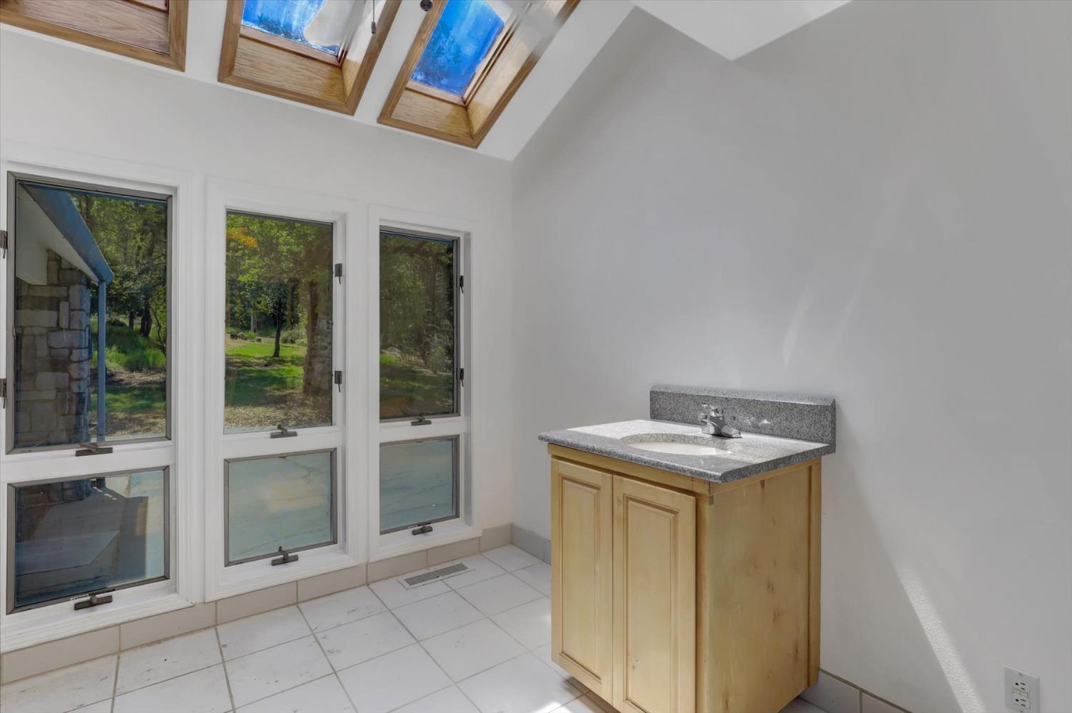Penn Valley, California, 95946, United States, 3 Bedrooms Bedrooms, ,4 BathroomsBathrooms,Residential,For Sale,1798374