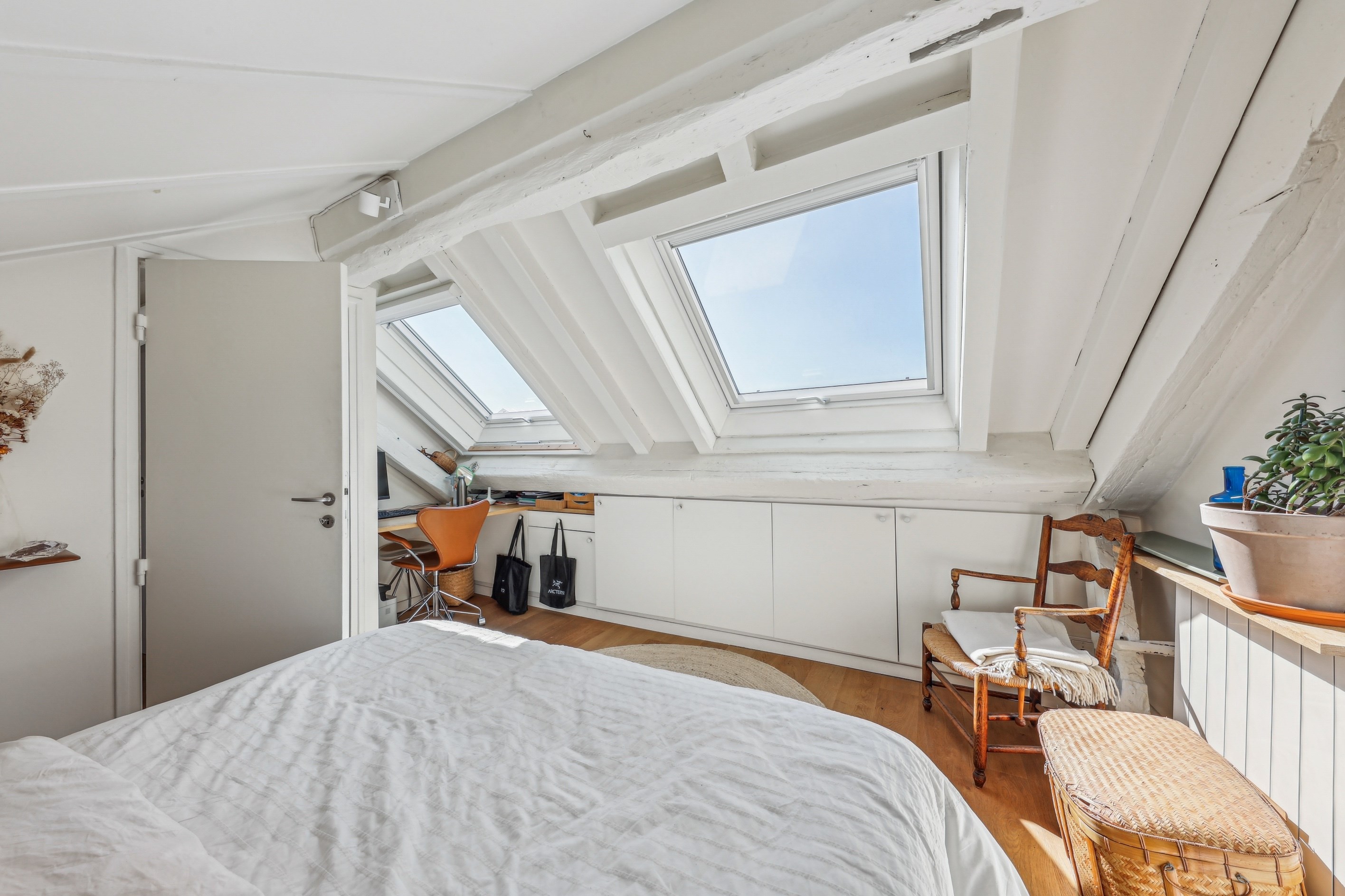  FOR SALE - RARE - Apartment - Place Dauphine - 2 bedrooms - 75001 Paris - 物件實景