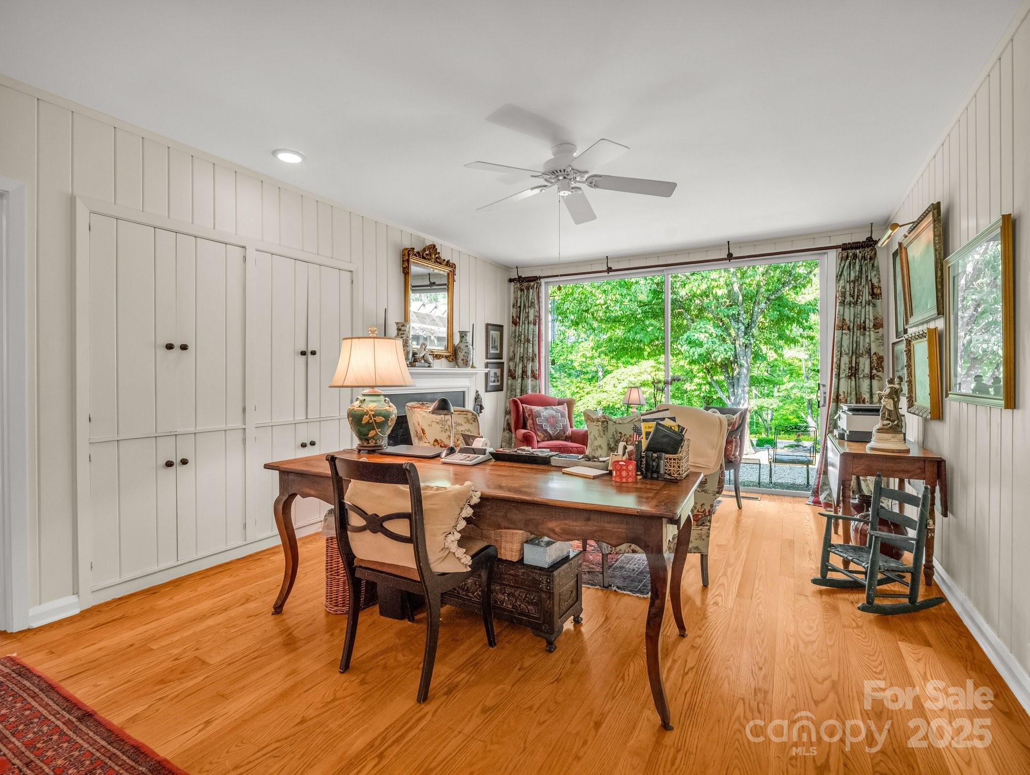 Landrum, South Carolina, 29356, United States, 3 Bedrooms Bedrooms, ,5 BathroomsBathrooms,Residential,For Sale,1847150