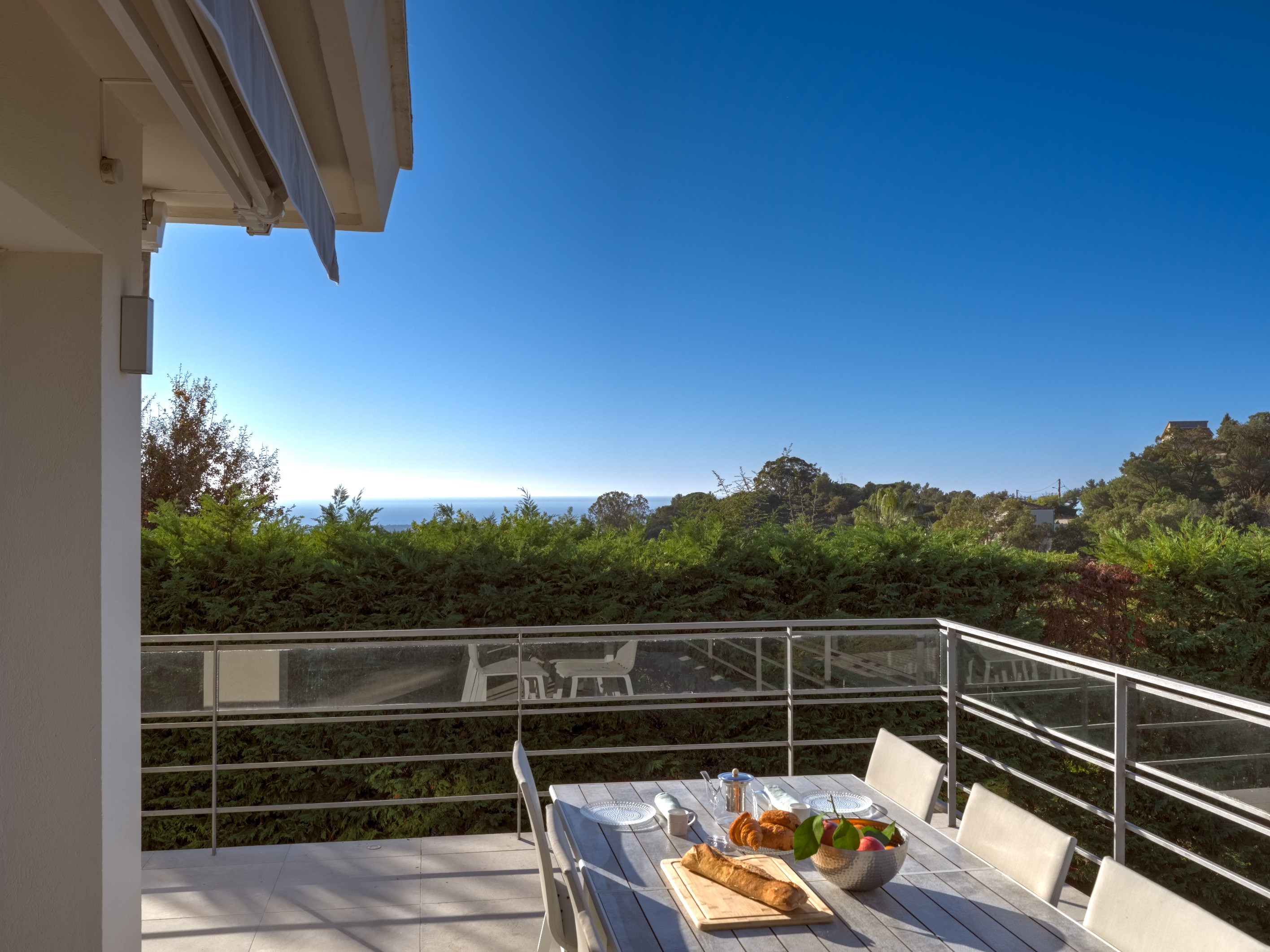  Contemporary villa for sale in Super Cannes 265 m² with pool and partial sea vi… - 物件實景