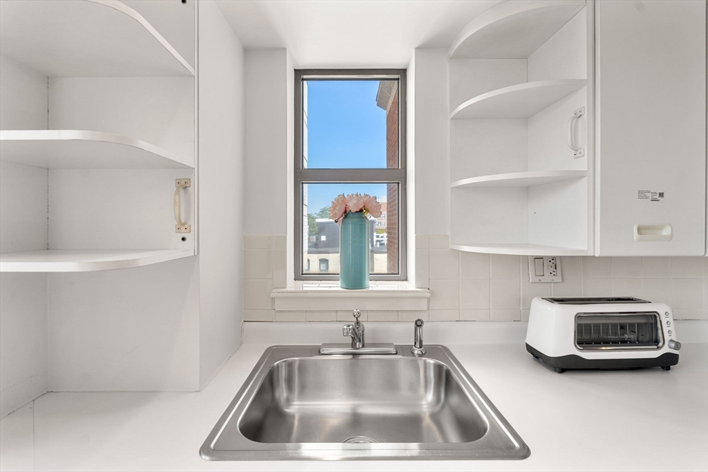 Cambridge, Massachusetts, 02139, United States, 1 Bedroom Bedrooms, ,2 BathroomsBathrooms,Residential,For Sale,1875314
