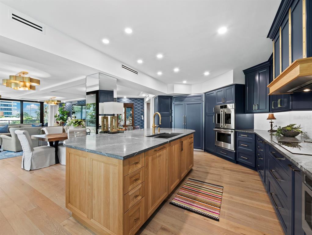 Longboat Key, Florida, 34228, United States, 3 Bedrooms Bedrooms, ,3 BathroomsBathrooms,Residential,For Sale,1942144