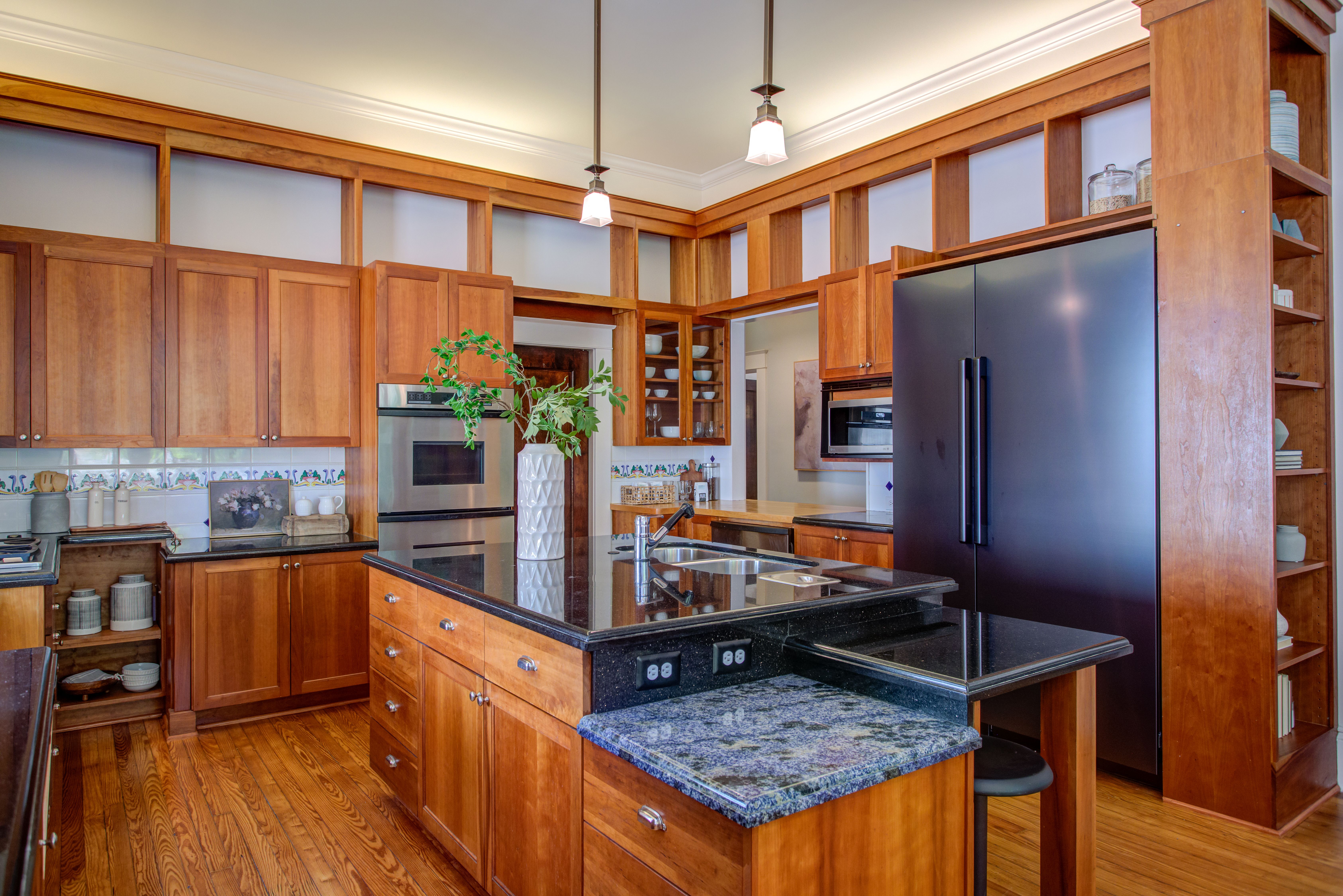  127 Forest Road, Raleigh, NC, 27605 - 物件實景