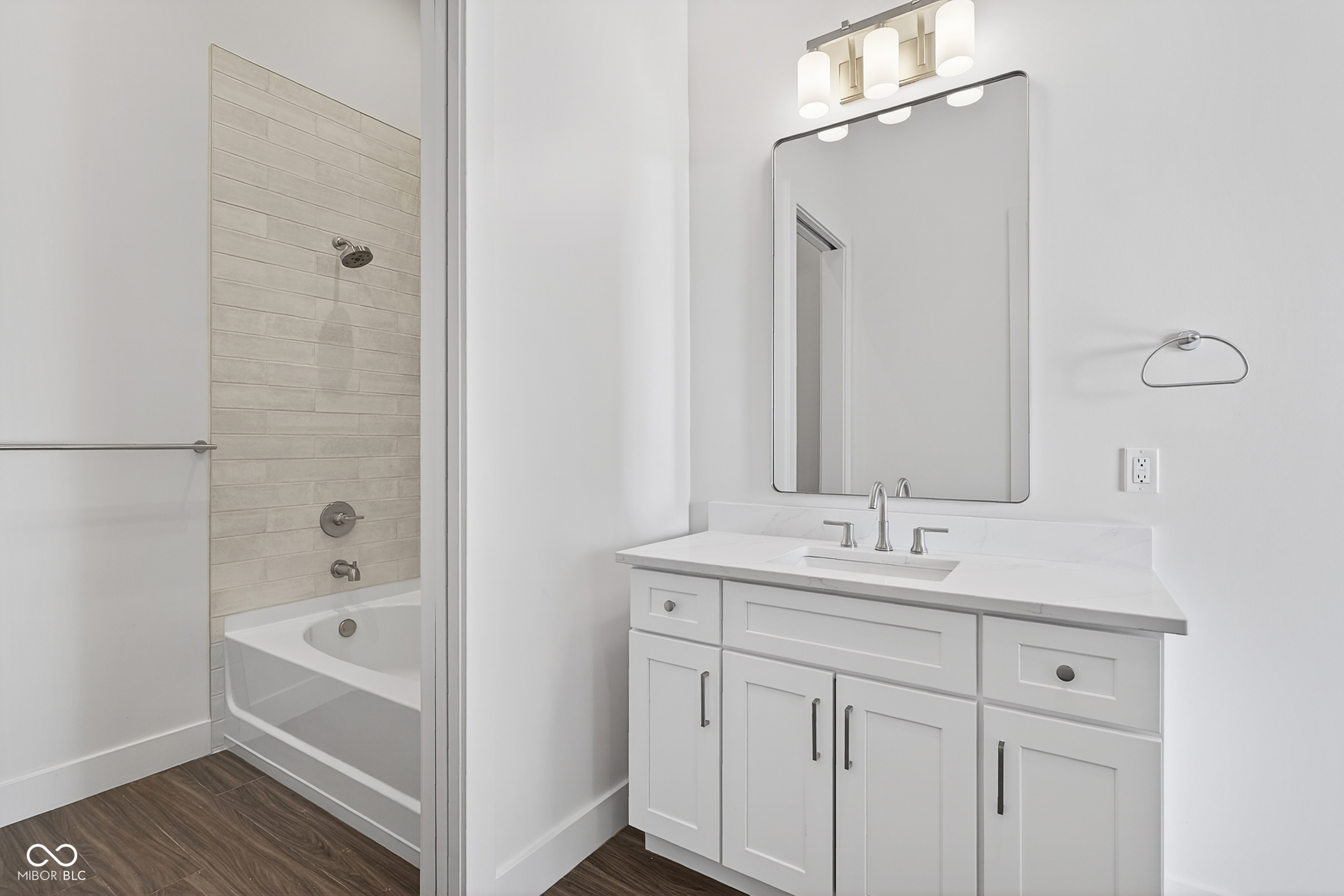 Carmel, Indiana, 46032, United States, 2 Bedrooms Bedrooms, ,3 BathroomsBathrooms,Residential,For Sale,1977129