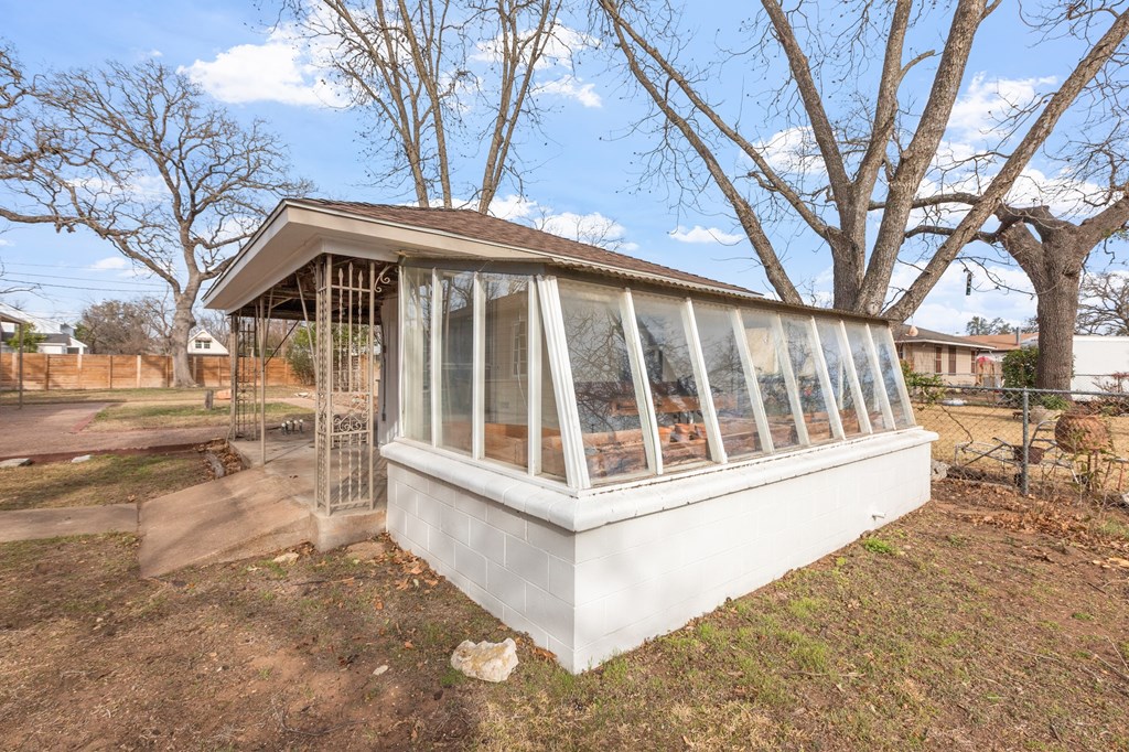 Fredericksburg, Texas, 78624, United States, 4 Bedrooms Bedrooms, ,4 BathroomsBathrooms,Residential,For Sale,2025844
