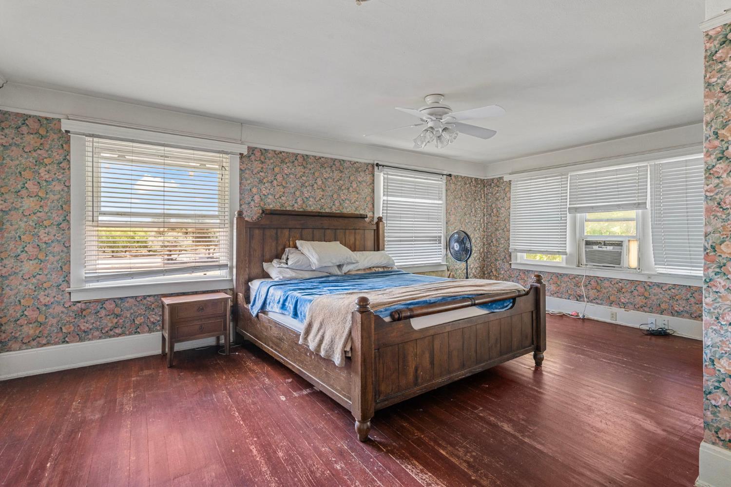 Vernalis, California, 95385, United States, 5 Bedrooms Bedrooms, ,3 BathroomsBathrooms,Residential,For Sale,1979261