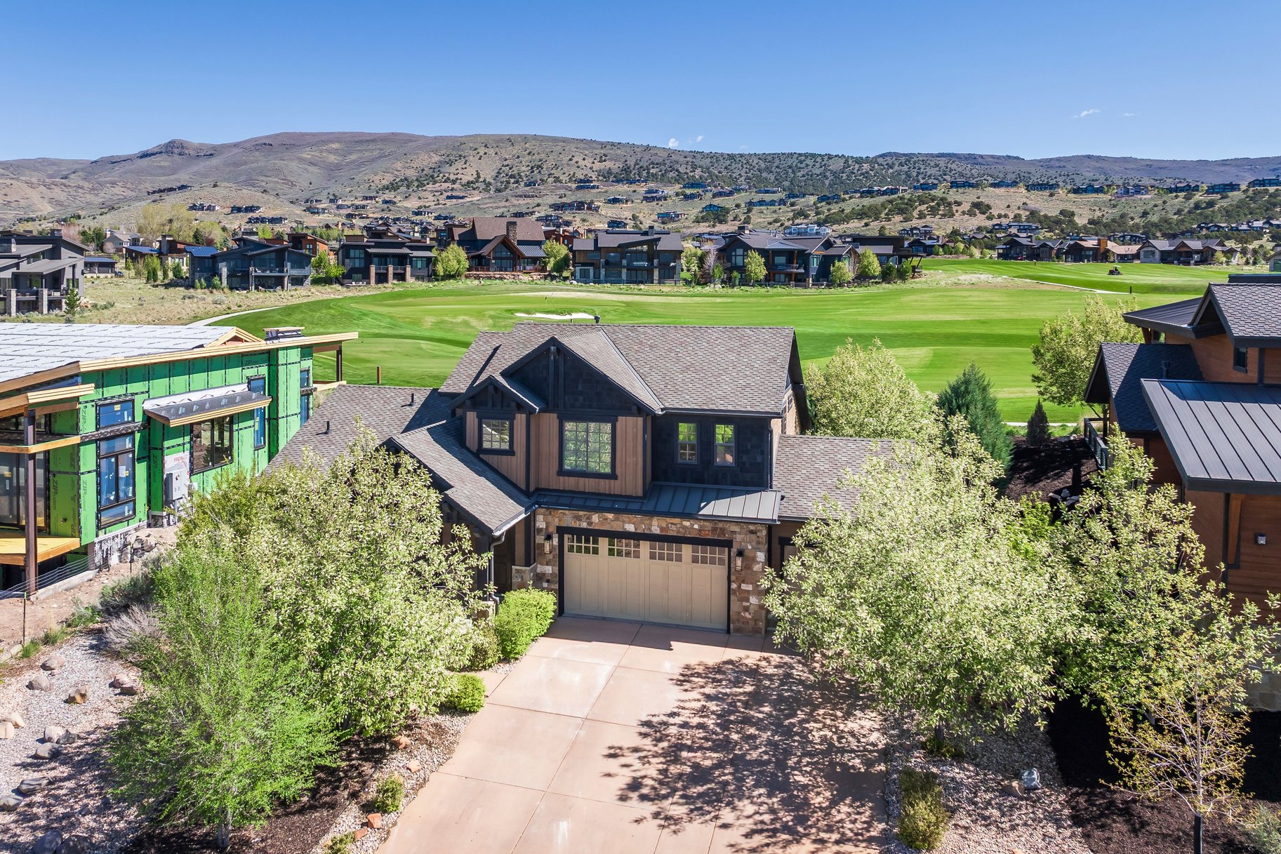  Golf Course Living with Membership Opportunity - 物件實景