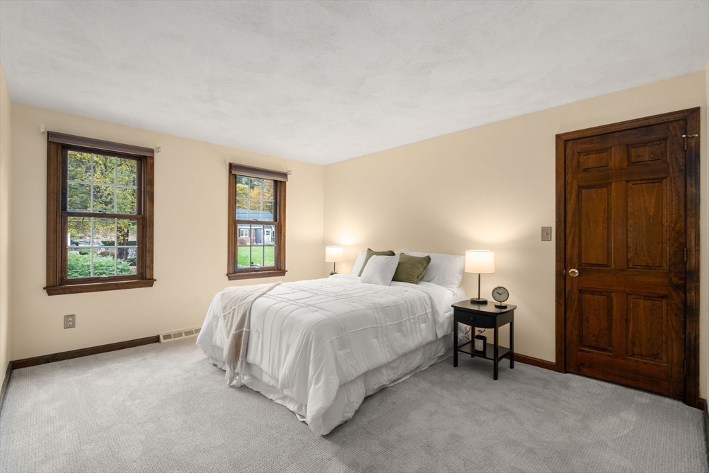 Marlborough, Massachusetts, 01752, United States, 4 Bedrooms Bedrooms, ,Residential,For Sale,1987097