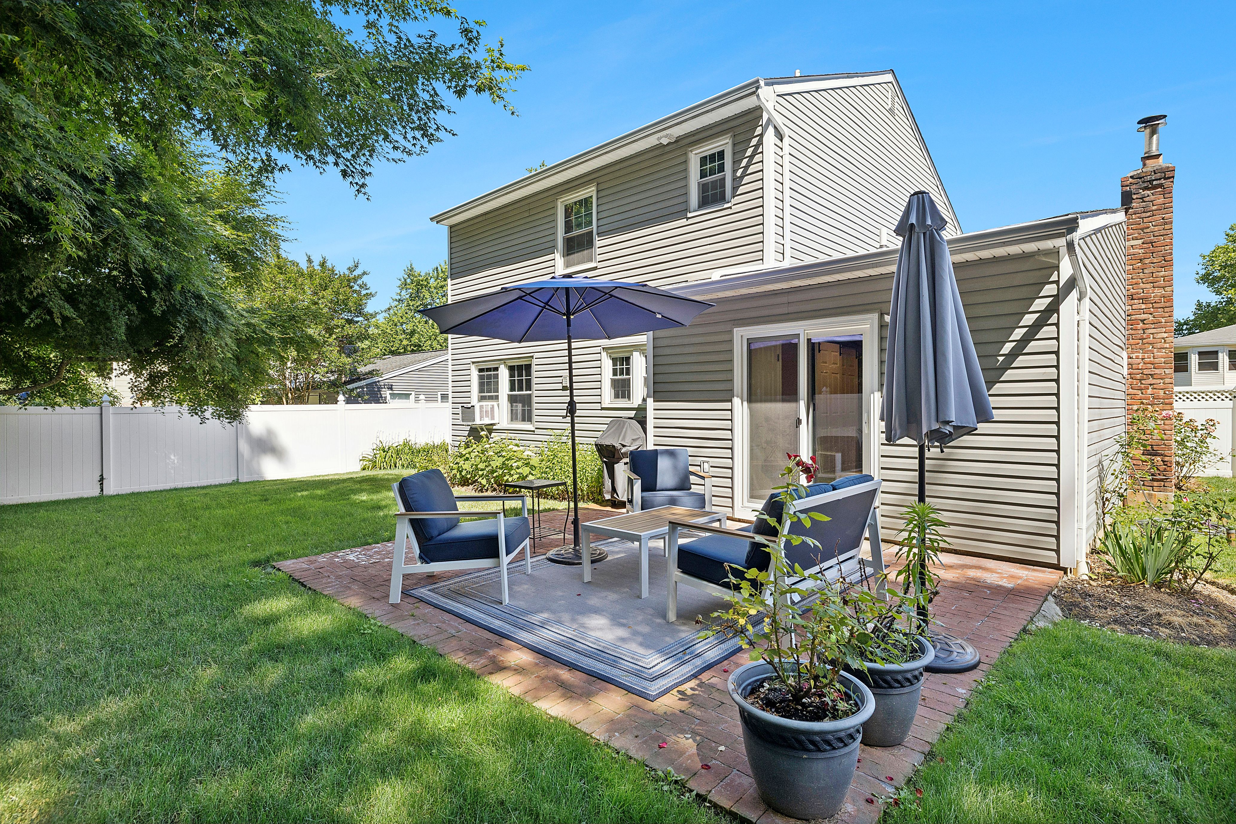  17 Harmony Lane, Glen Cove, NY, 11542 - 物件實景