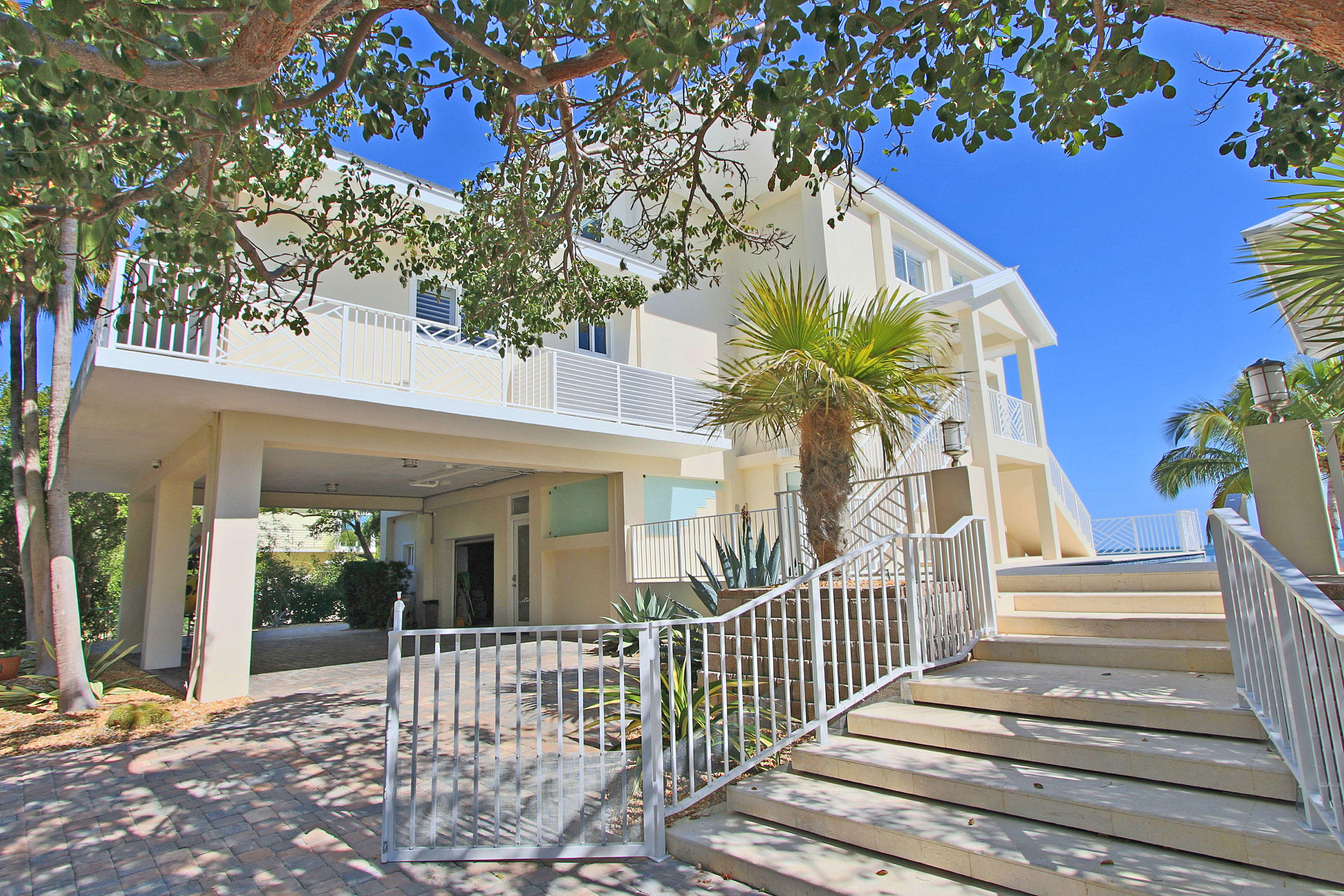 30 Ocean Front Drive, KEY LARGO, Florida, 33037, United States, 4 Bedrooms Bedrooms, ,4 BathroomsBathrooms,Residential,For Sale,30 Ocean Front Drive,1675367