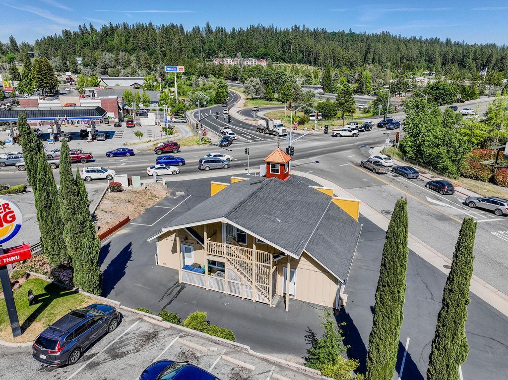 Grass Valley, California, 95945, United States, 2 Bedrooms Bedrooms, ,3 BathroomsBathrooms,Residential,For Sale,1976579