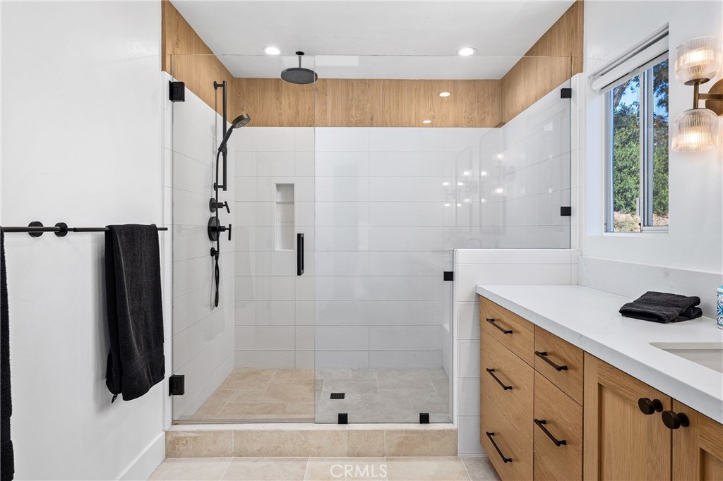 La Jolla, California, 92037, United States, 6 Bedrooms Bedrooms, ,3 BathroomsBathrooms,Residential,For Sale,1901243