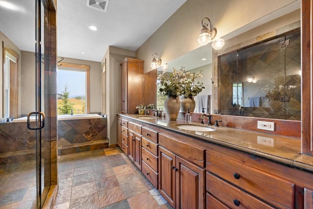 McCall, Idaho, 83638, United States, 4 Bedrooms Bedrooms, ,2 BathroomsBathrooms,Residential,For Sale,1828717