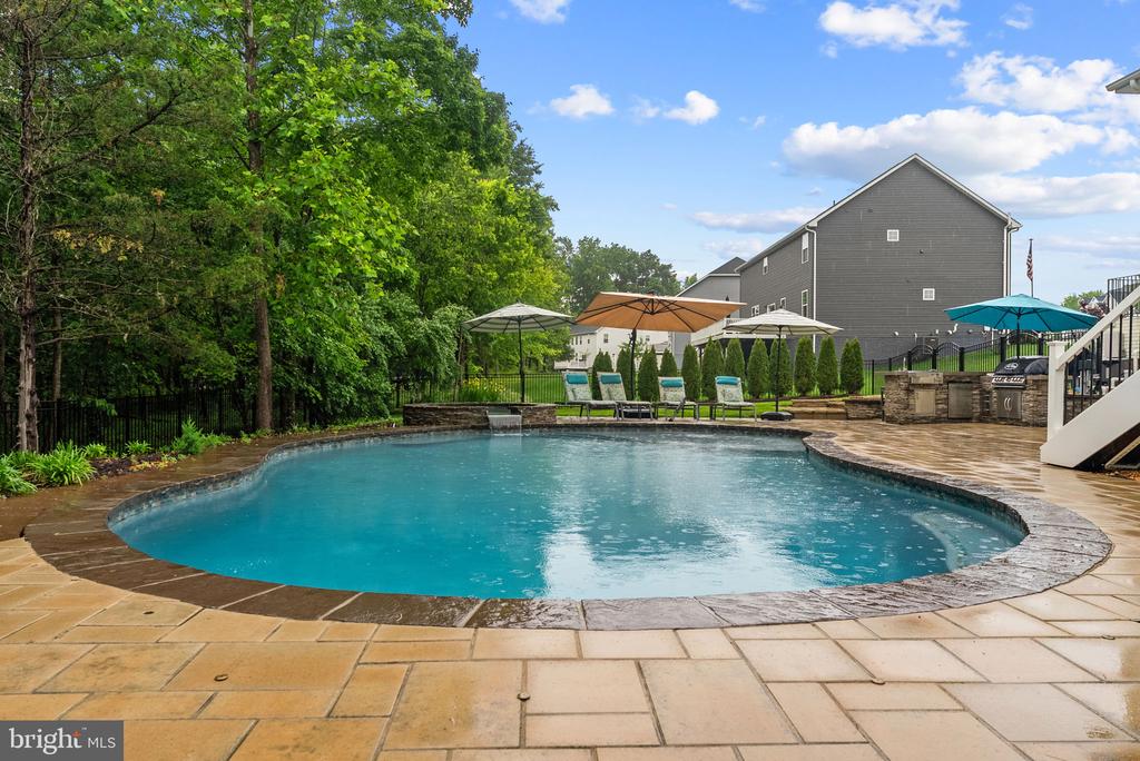 Warrenton, Virginia, 20187, United States, 4 Bedrooms Bedrooms, ,4 BathroomsBathrooms,Residential,For Sale,2048905