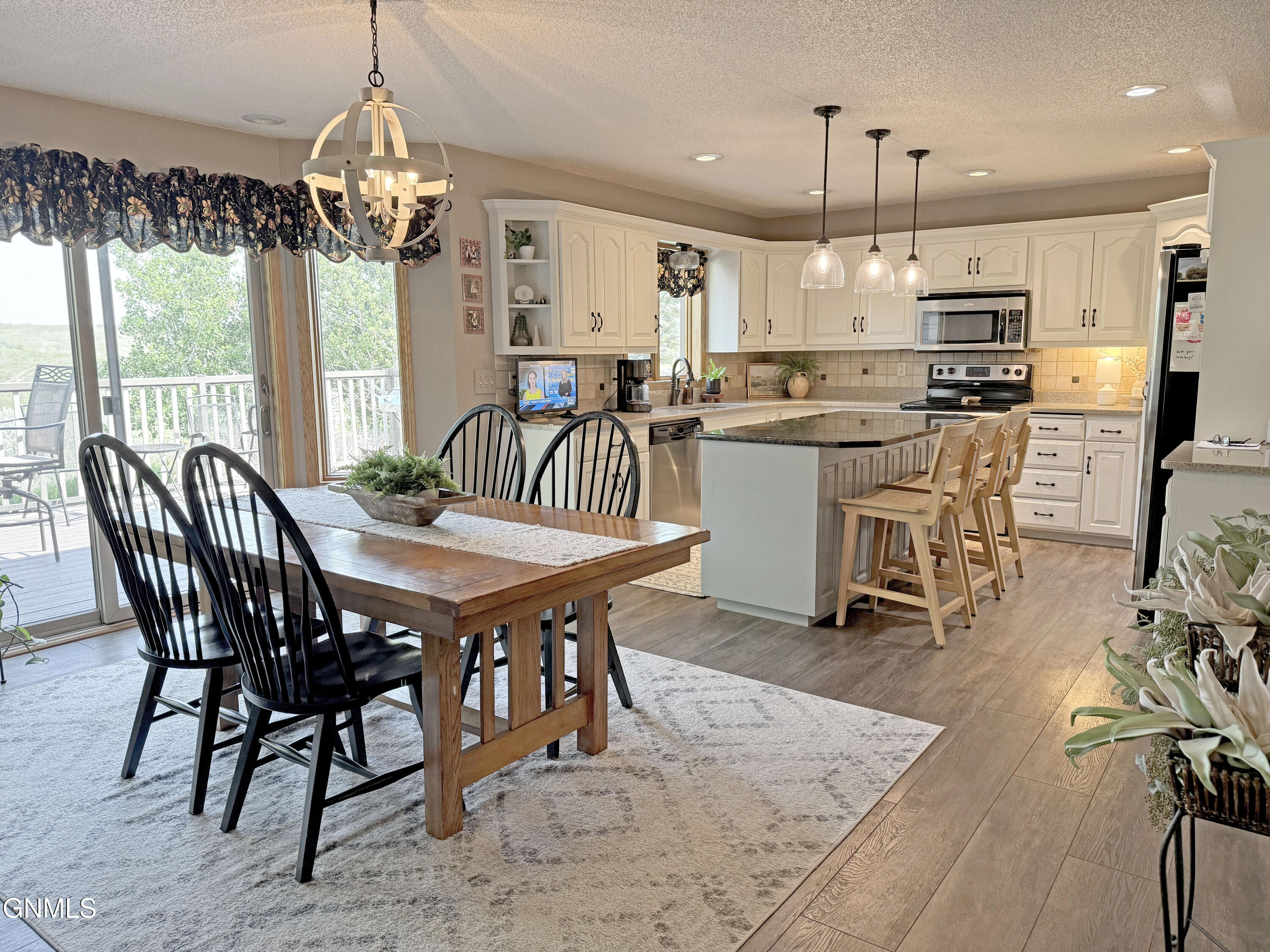 Bismarck, North Dakota, 58503, United States, 5 Bedrooms Bedrooms, ,2 BathroomsBathrooms,Residential,For Sale,2001566