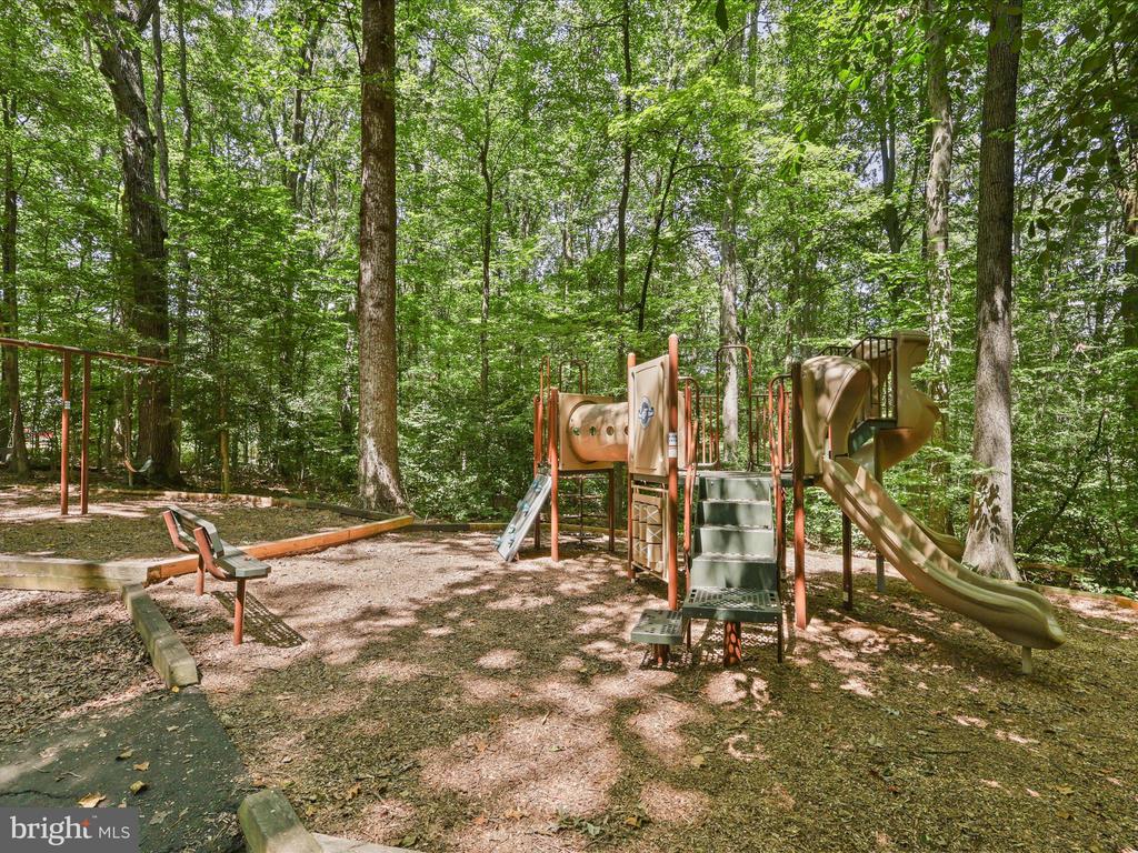 Springfield, Virginia, 22152, United States, 4 Bedrooms Bedrooms, ,3 BathroomsBathrooms,Residential,For Sale,1921904