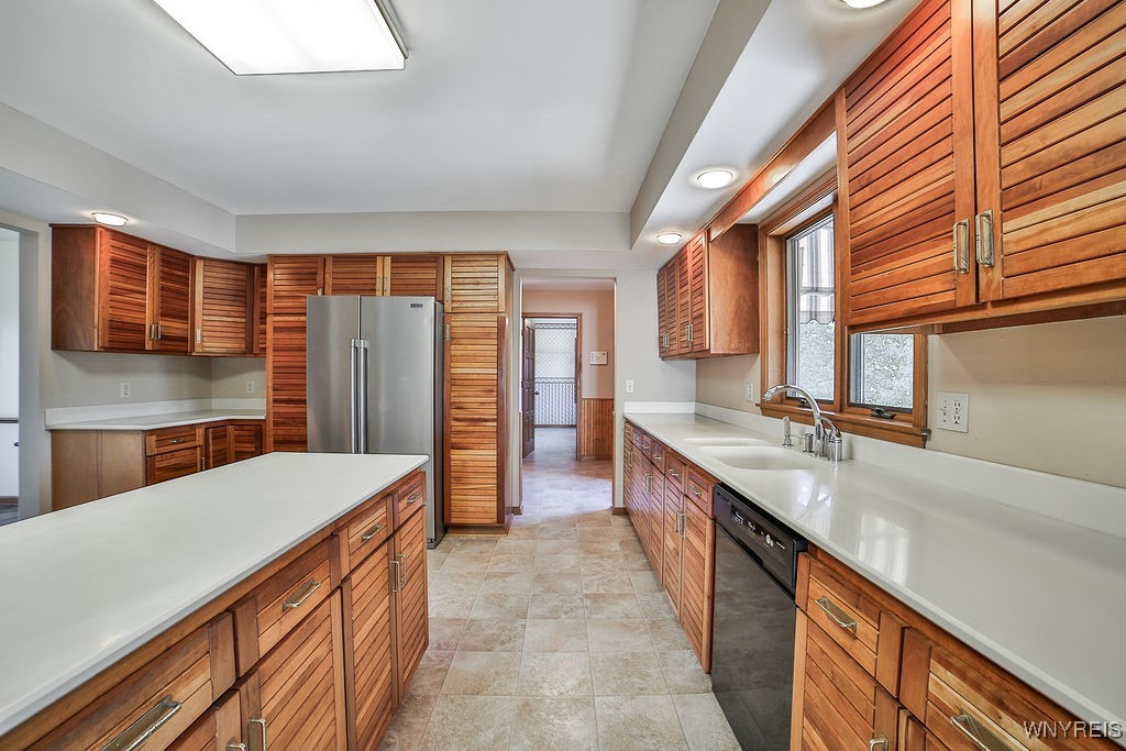 Grand Island, New York, 14072, United States, 4 Bedrooms Bedrooms, ,4 BathroomsBathrooms,Residential,For Sale,1899364