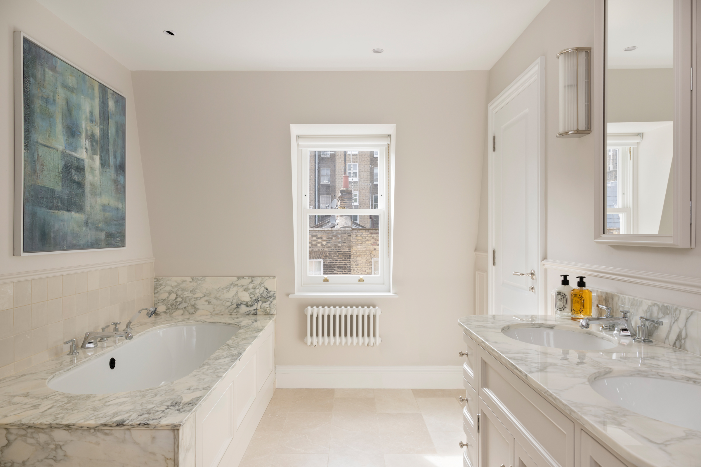  A Three Bedroom, Three-Window-Wide House in Notting Hill - 物件實景