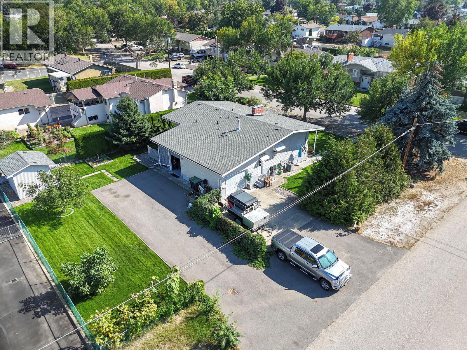 KELOWNA, British Columbia, V1X 1C4, CA, 5 Bedrooms Bedrooms, ,3 BathroomsBathrooms,Residential,For Sale,1948235