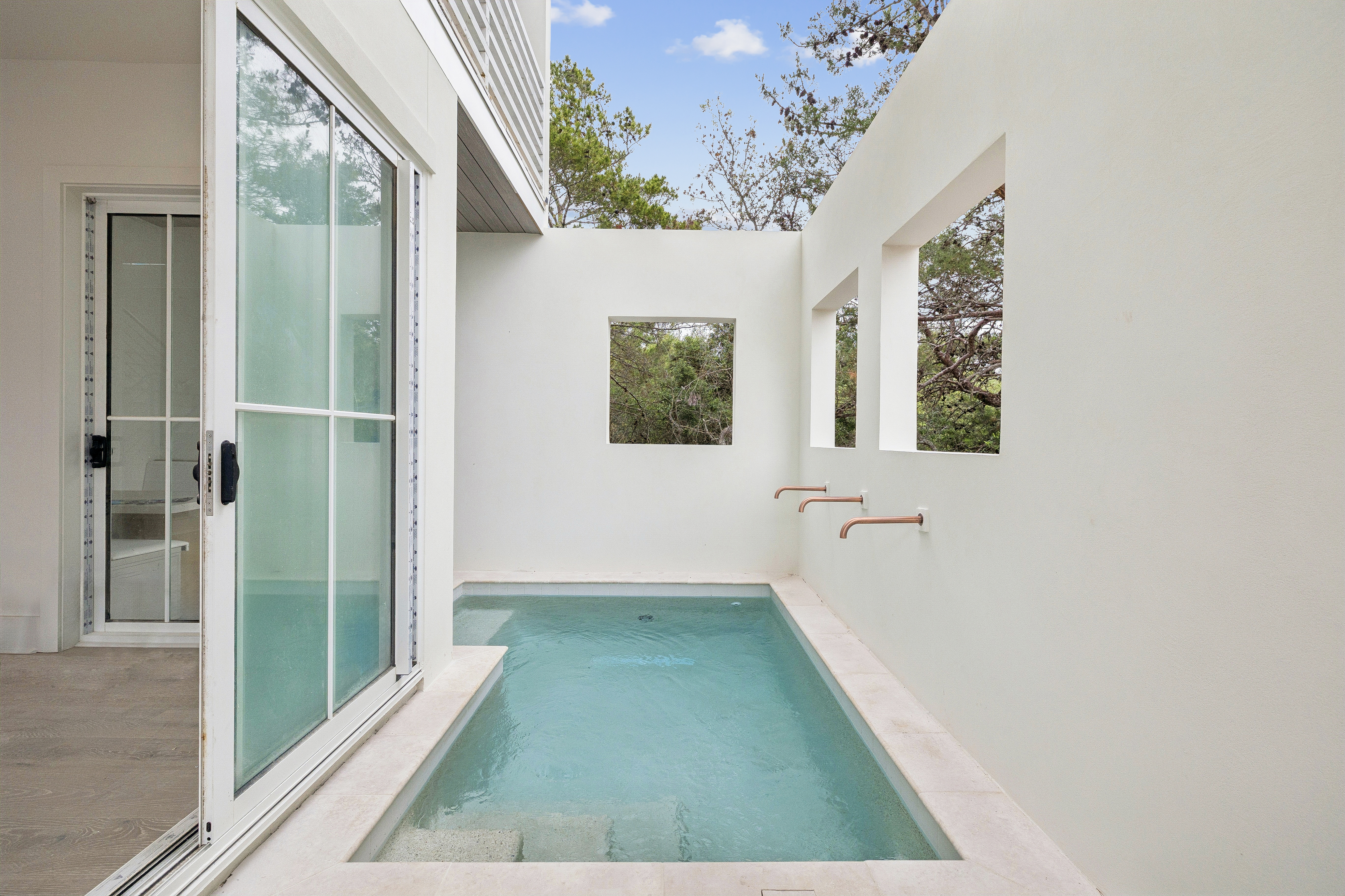  Stunning New Construction with Gulf Views, Courtyard Pool & Designer Finishes - 物件實景
