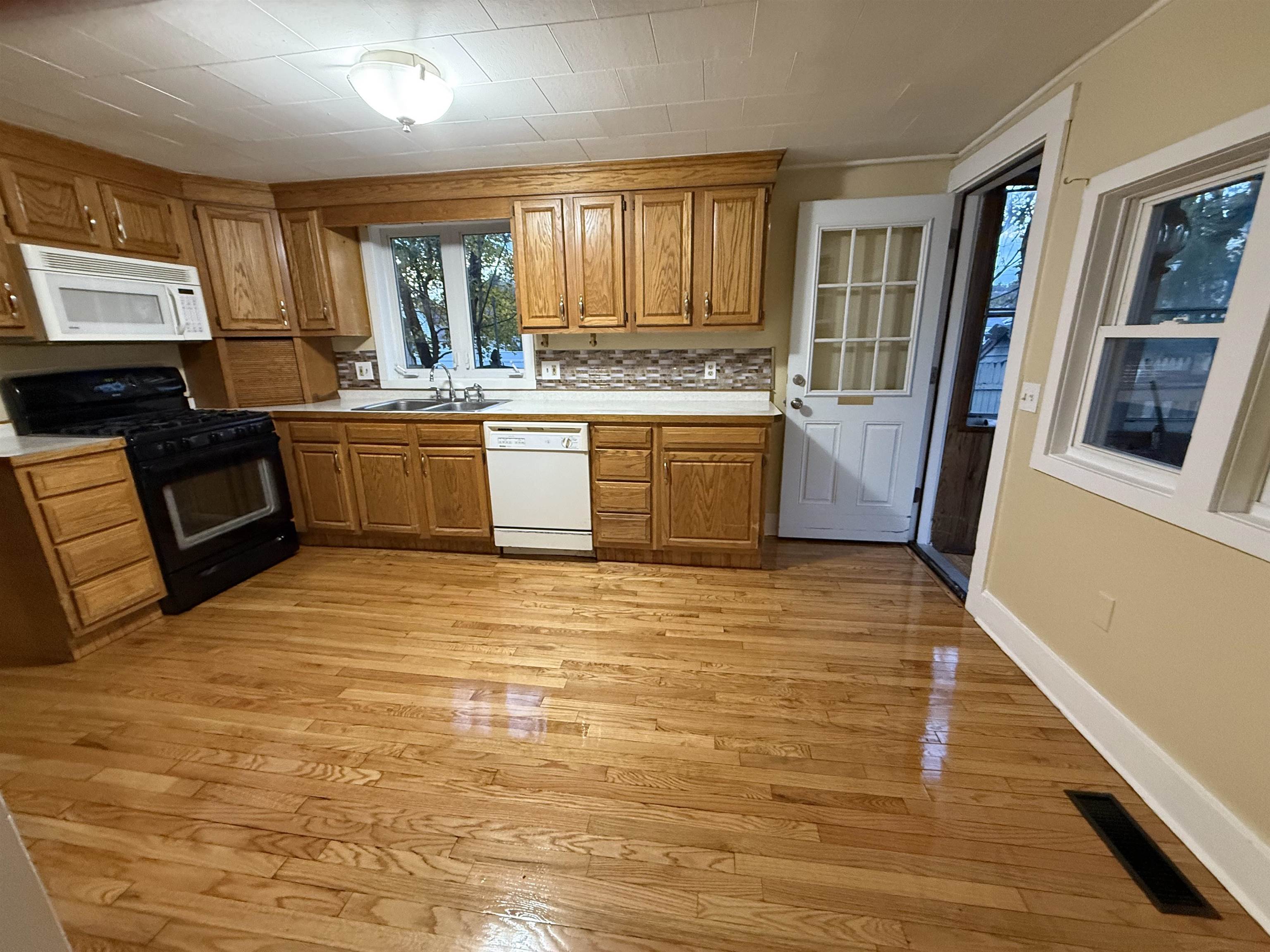 Nashua, New Hampshire, 03060, United States, ,Residential,For Sale,1994543