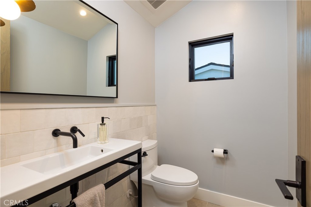 Corona del Mar, California, 92625, United States, 3 Bedrooms Bedrooms, ,4 BathroomsBathrooms,Residential,For Sale,1837053