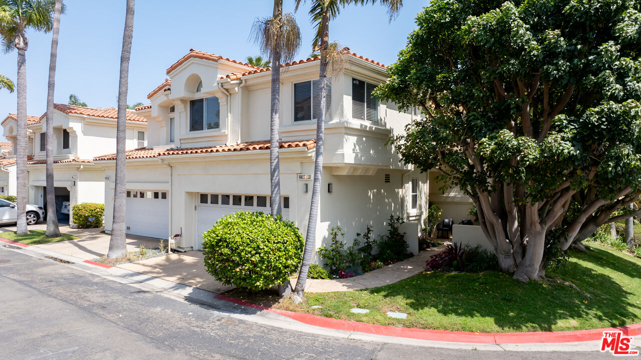 Malibu, California, 90265, United States, 3 Bedrooms Bedrooms, ,3 BathroomsBathrooms,Residential,For Sale,1850176