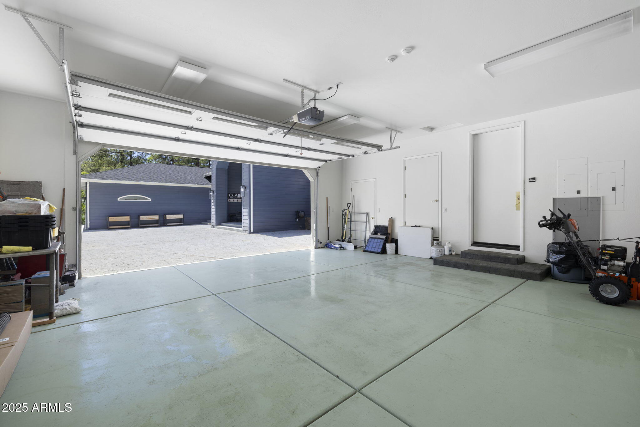 Munds Park, Arizona, 86017, United States, 5 Bedrooms Bedrooms, ,4 BathroomsBathrooms,Residential,For Sale,1932154