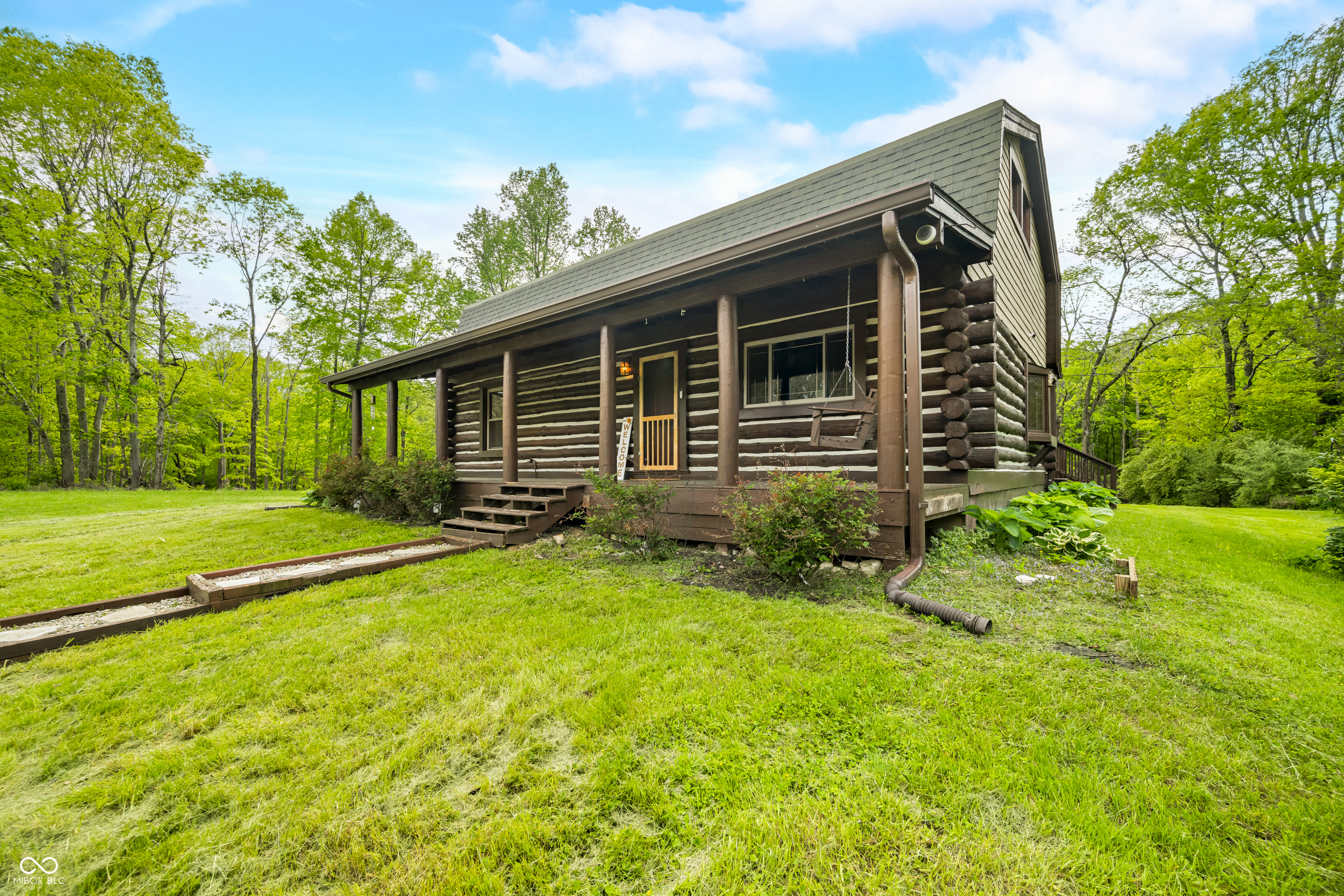 Trafalgar, Indiana, 46181, United States, 3 Bedrooms Bedrooms, ,4 BathroomsBathrooms,Residential,For Sale,1928736
