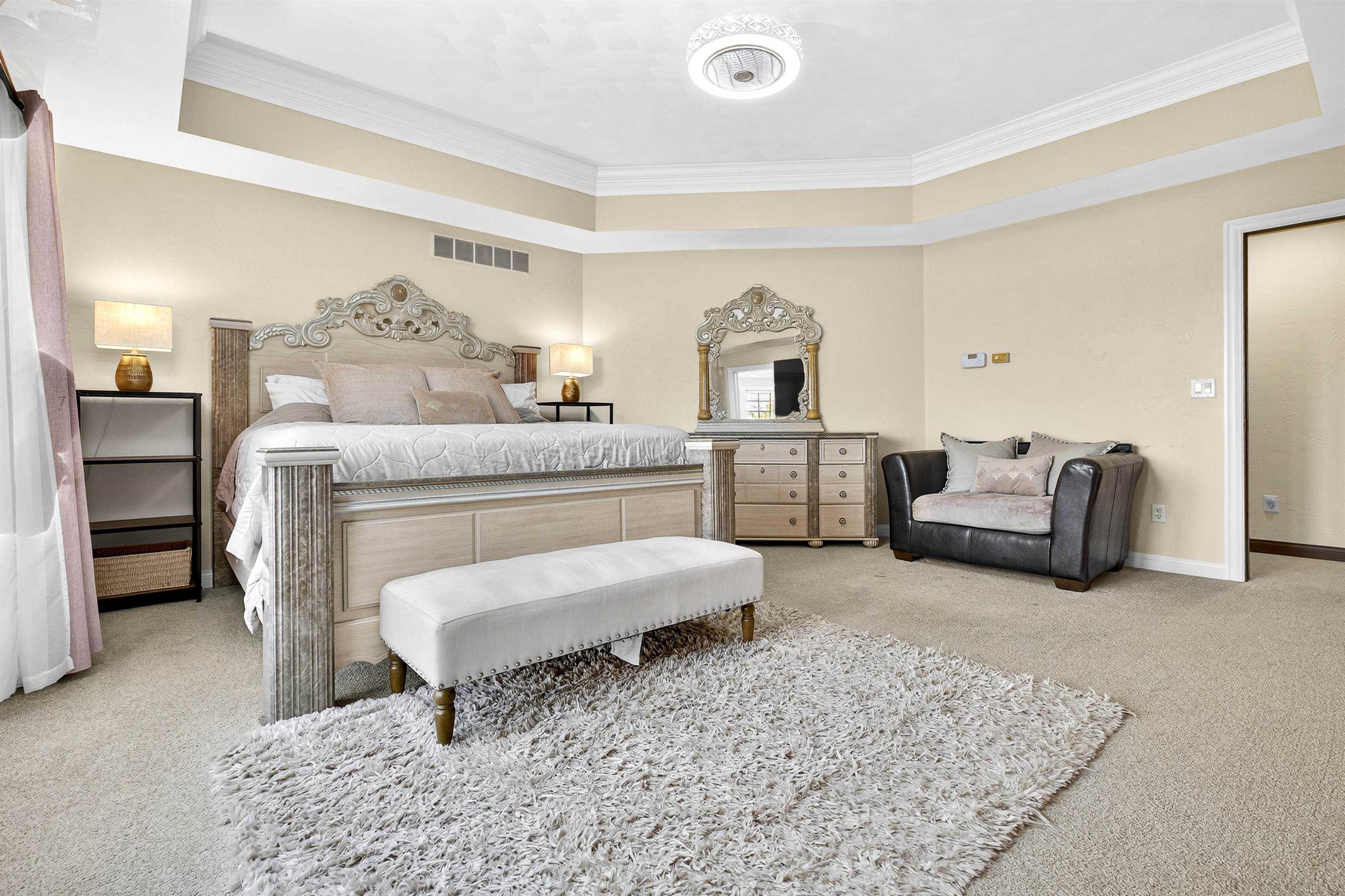 NEENAH, Wisconsin, 54956, United States, 5 Bedrooms Bedrooms, ,6 BathroomsBathrooms,Residential,For Sale,1992991