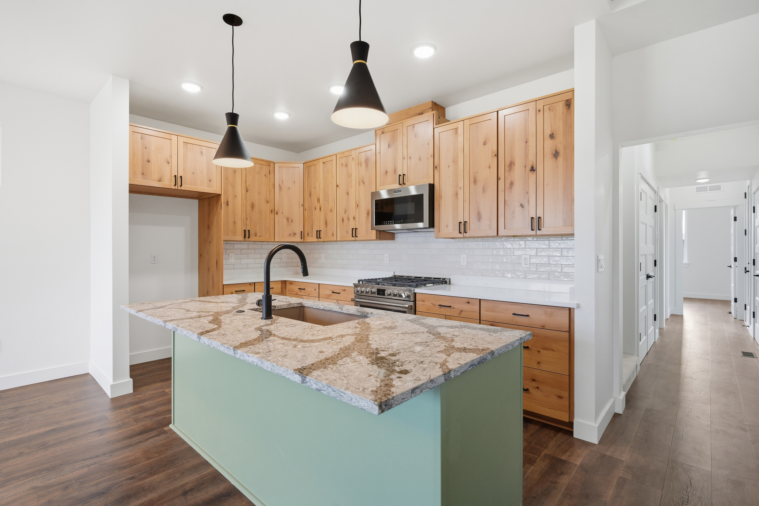 Sandpoint, Idaho, 83864, United States, 3 Bedrooms Bedrooms, ,3 BathroomsBathrooms,Residential,For Sale,2006099