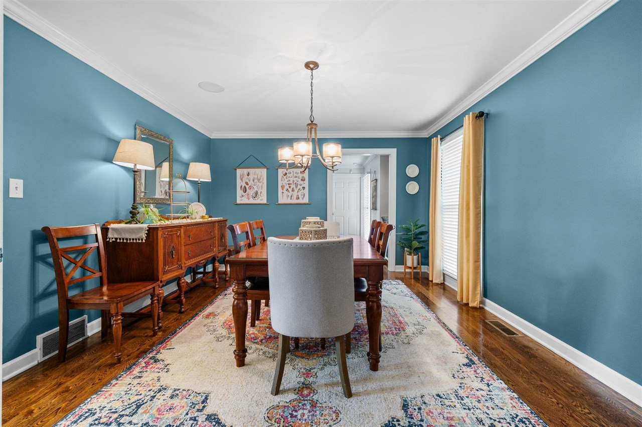 Bowling Green, Kentucky, 42103, United States, 4 Bedrooms Bedrooms, ,4 BathroomsBathrooms,Residential,For Sale,1907644