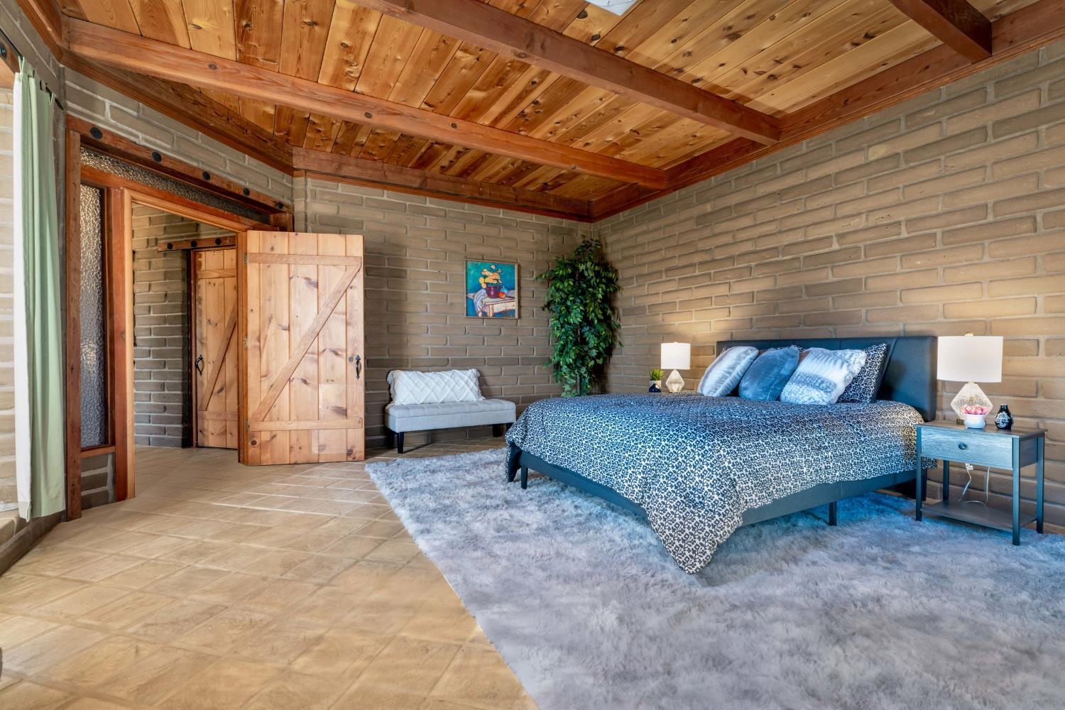 Grass Valley, California, 95949, United States, 3 Bedrooms Bedrooms, ,5 BathroomsBathrooms,Residential,For Sale,2006343