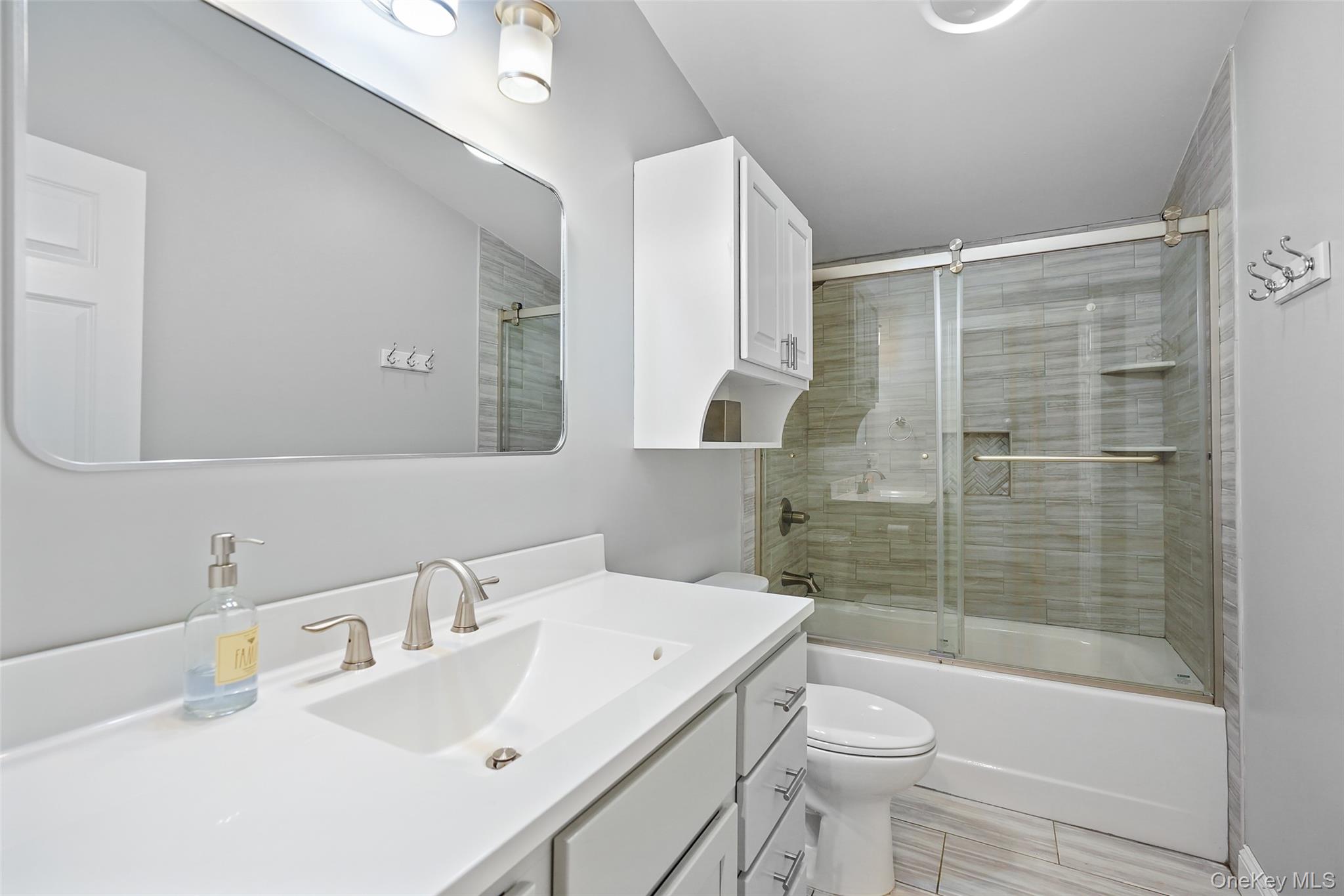 White Plains, New York, 10603, United States, 3 Bedrooms Bedrooms, ,3 BathroomsBathrooms,Residential,For Sale,1933056