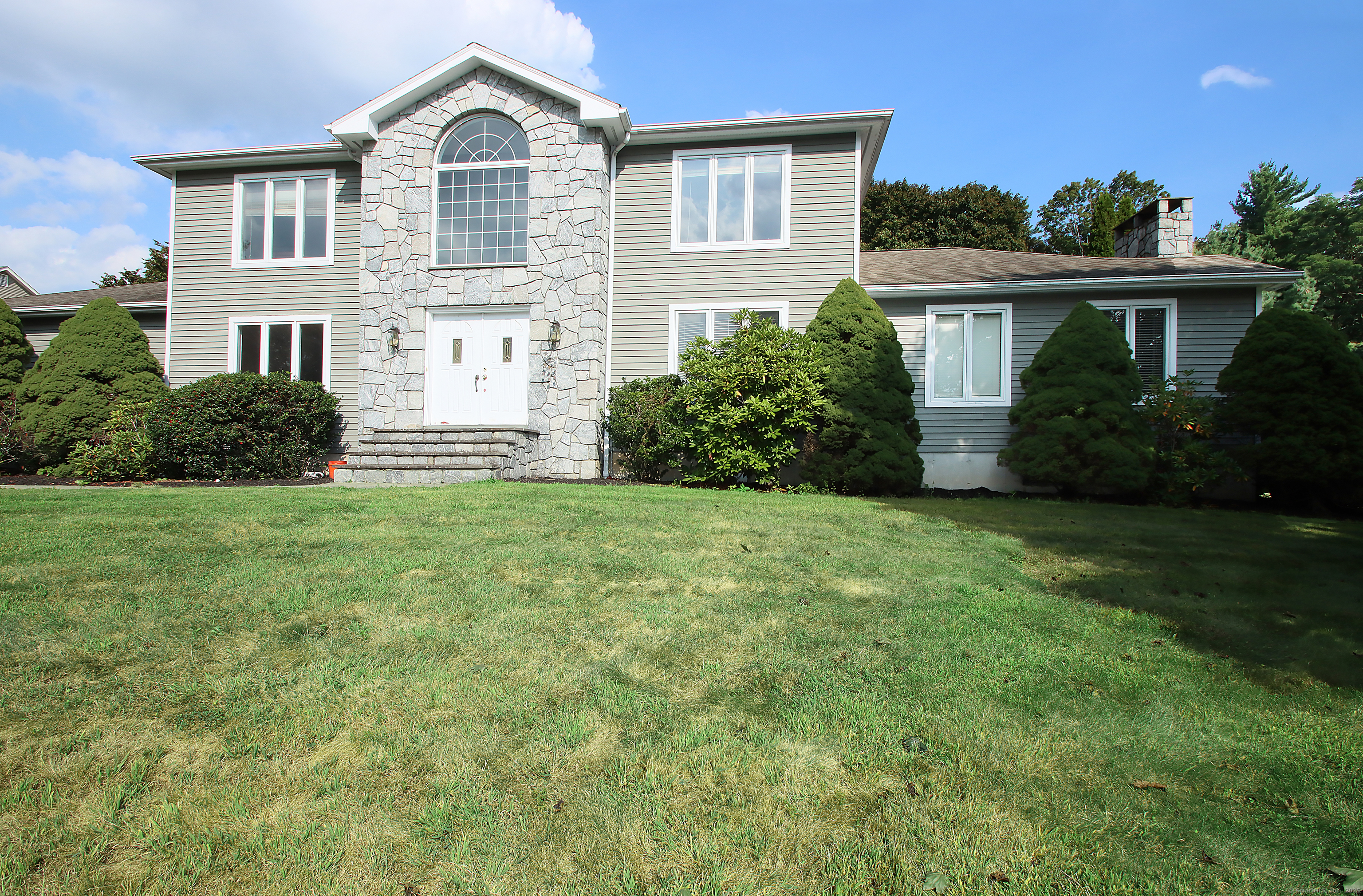 Danbury, Connecticut, 06811, United States, 4 Bedrooms Bedrooms, ,3 BathroomsBathrooms,Residential,For Sale,1947062