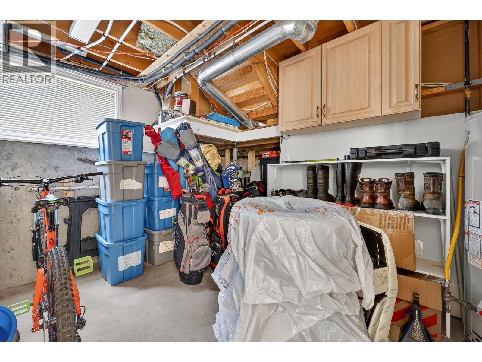 KELOWNA, British Columbia, V1X 1C4, CA, 5 Bedrooms Bedrooms, ,3 BathroomsBathrooms,Residential,For Sale,1948235