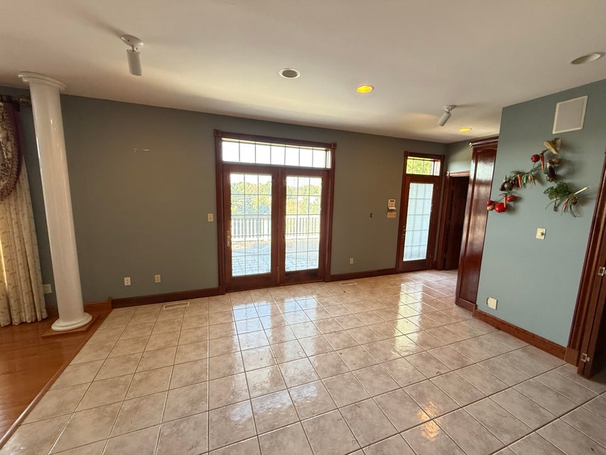 Somerset, Kentucky, 42501, United States, 5 Bedrooms Bedrooms, ,5 BathroomsBathrooms,Residential,For Sale,1975383