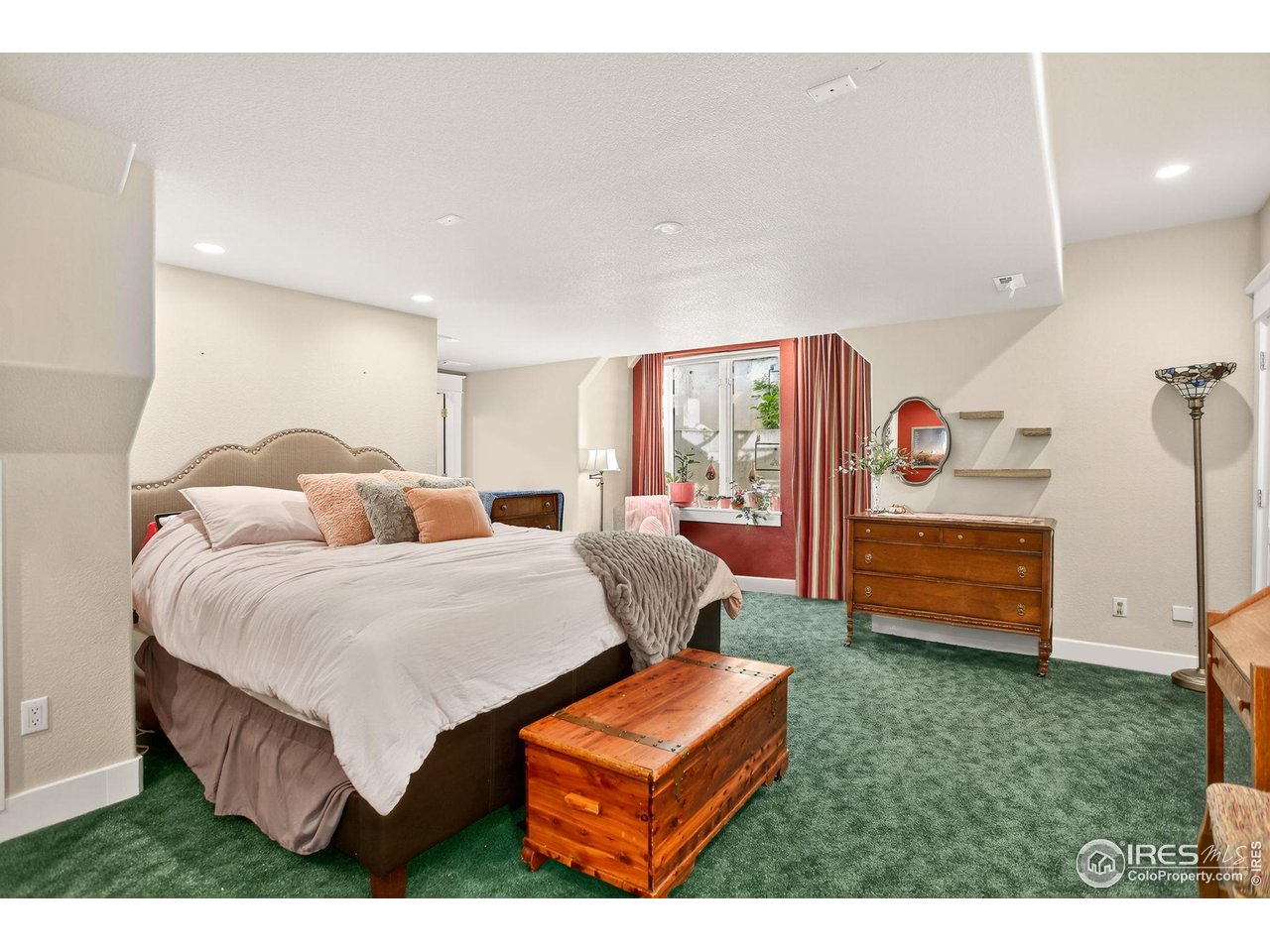 Lafayette, Colorado, 80026, United States, 5 Bedrooms Bedrooms, ,5 BathroomsBathrooms,Residential,For Sale,1991447