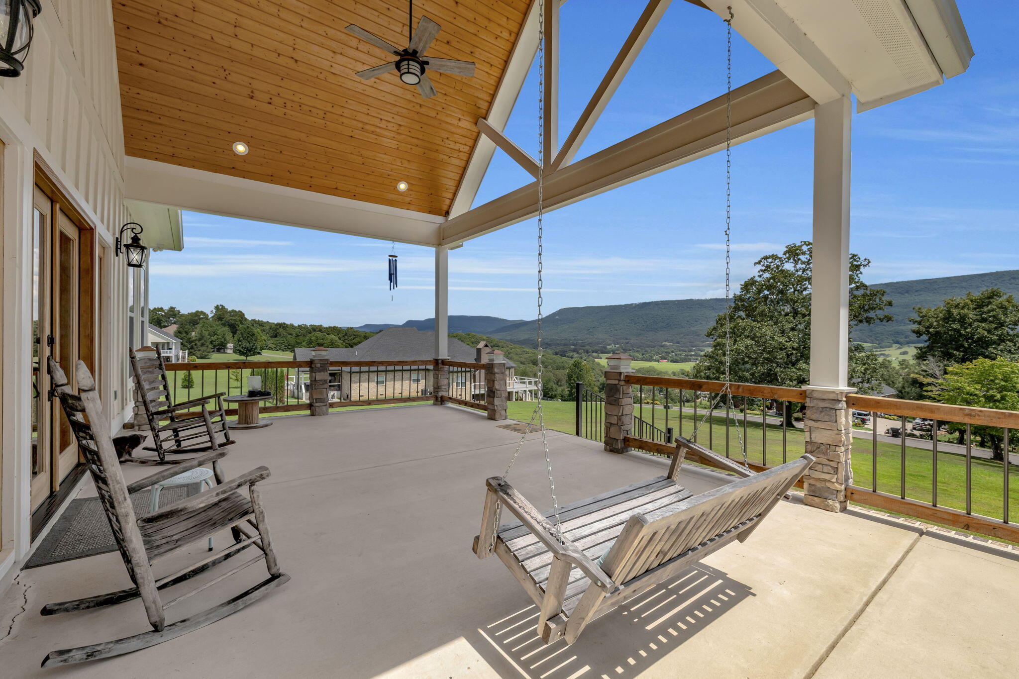 Dunlap, Tennessee, 37327, United States, 4 Bedrooms Bedrooms, ,4 BathroomsBathrooms,Residential,For Sale,1914662