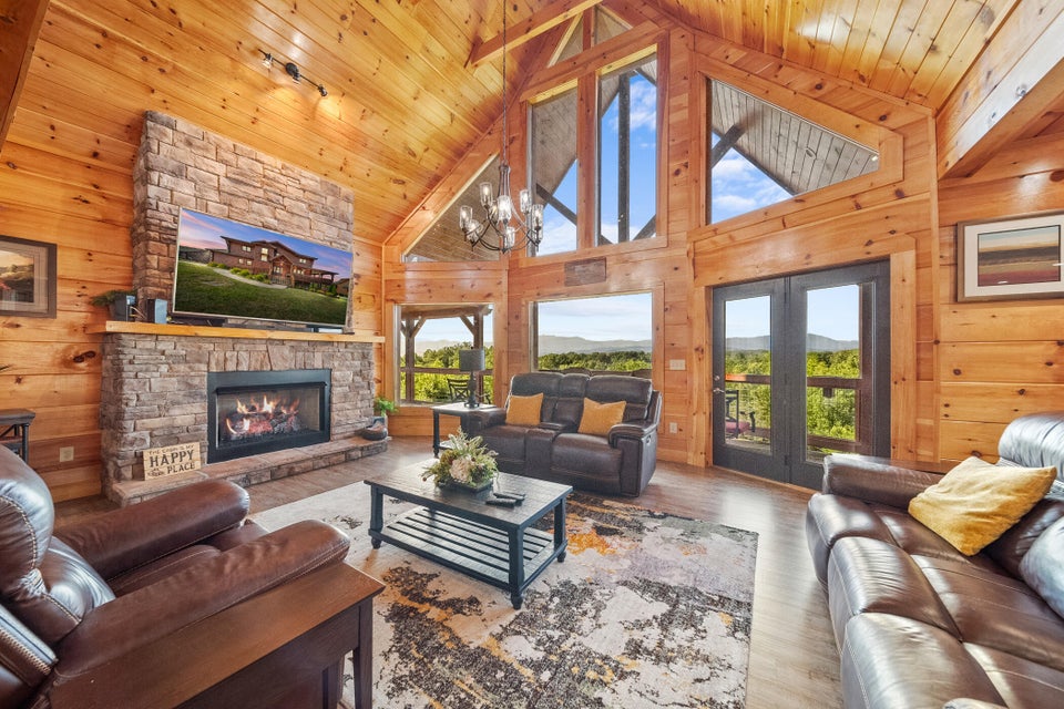 Sevierville, Tennessee, 37876, United States, 4 Bedrooms Bedrooms, ,6 BathroomsBathrooms,Residential,For Sale,1976346