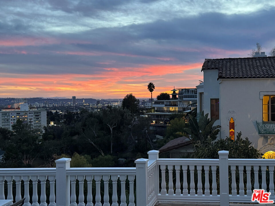 Los Angeles, California, 90068, United States, 3 Bedrooms Bedrooms, ,3 BathroomsBathrooms,Residential,For Sale,1794796