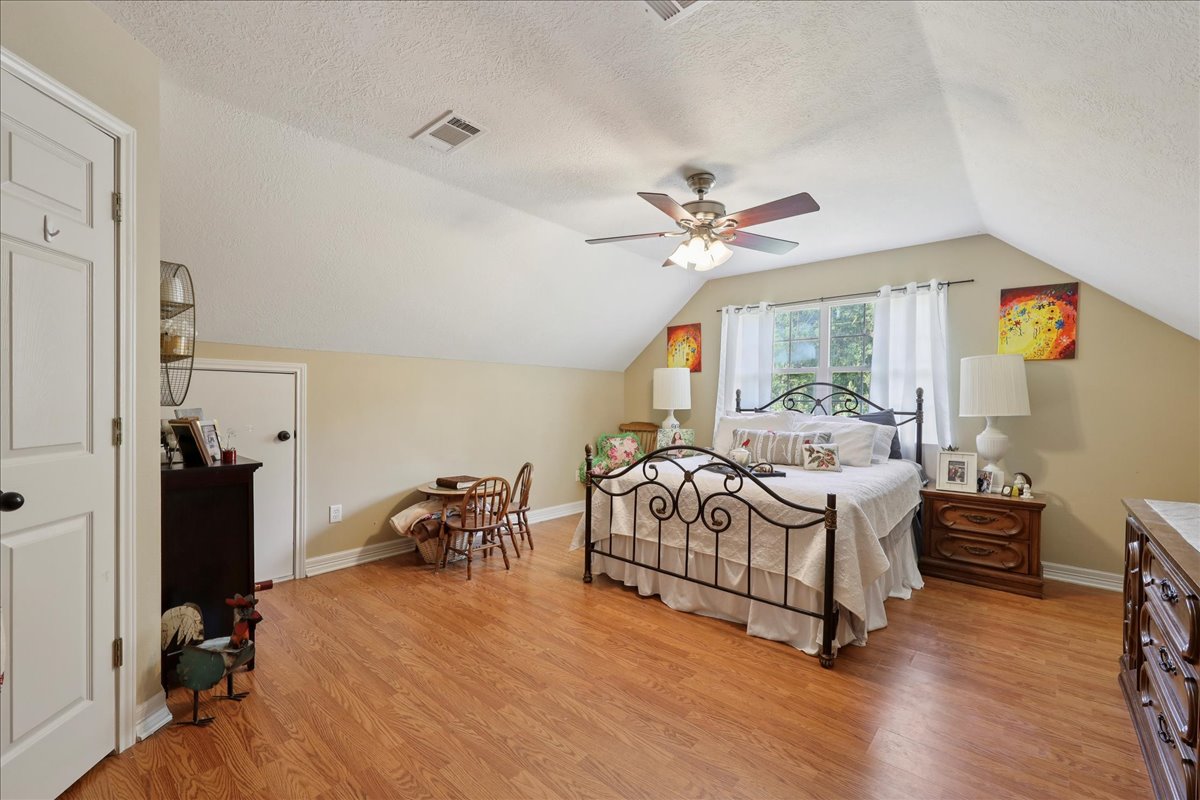 Kountze, Texas, 77625, United States, 5 Bedrooms Bedrooms, ,4 BathroomsBathrooms,Residential,For Sale,1903707