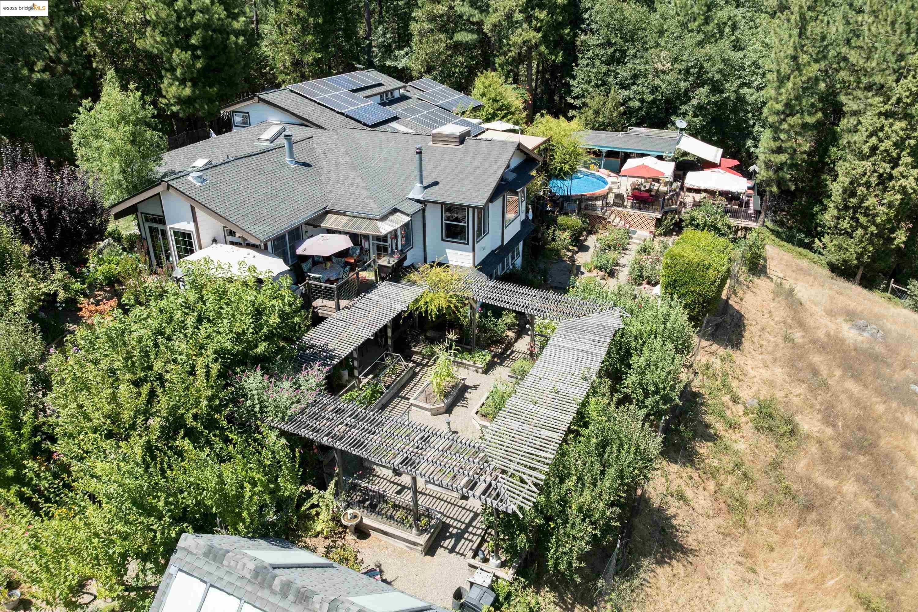 Twain Harte, California, 95383, United States, 3 Bedrooms Bedrooms, ,5 BathroomsBathrooms,Residential,For Sale,1900686